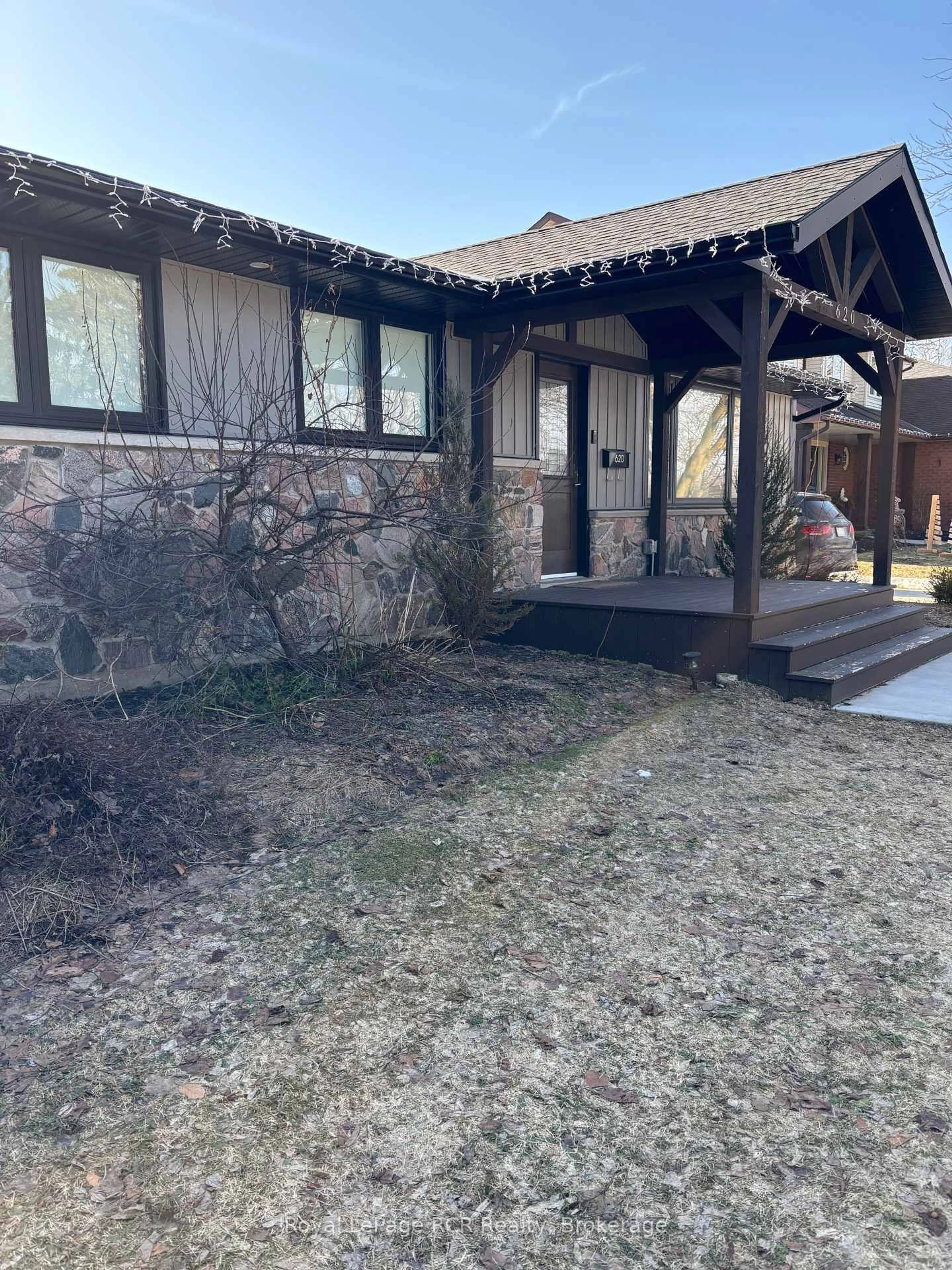 A pic from outside/outdoor area/front of a property/back of a property/a pic from drone, unknown for 620 Elm Ave, North Perth Ontario N4W 3G2