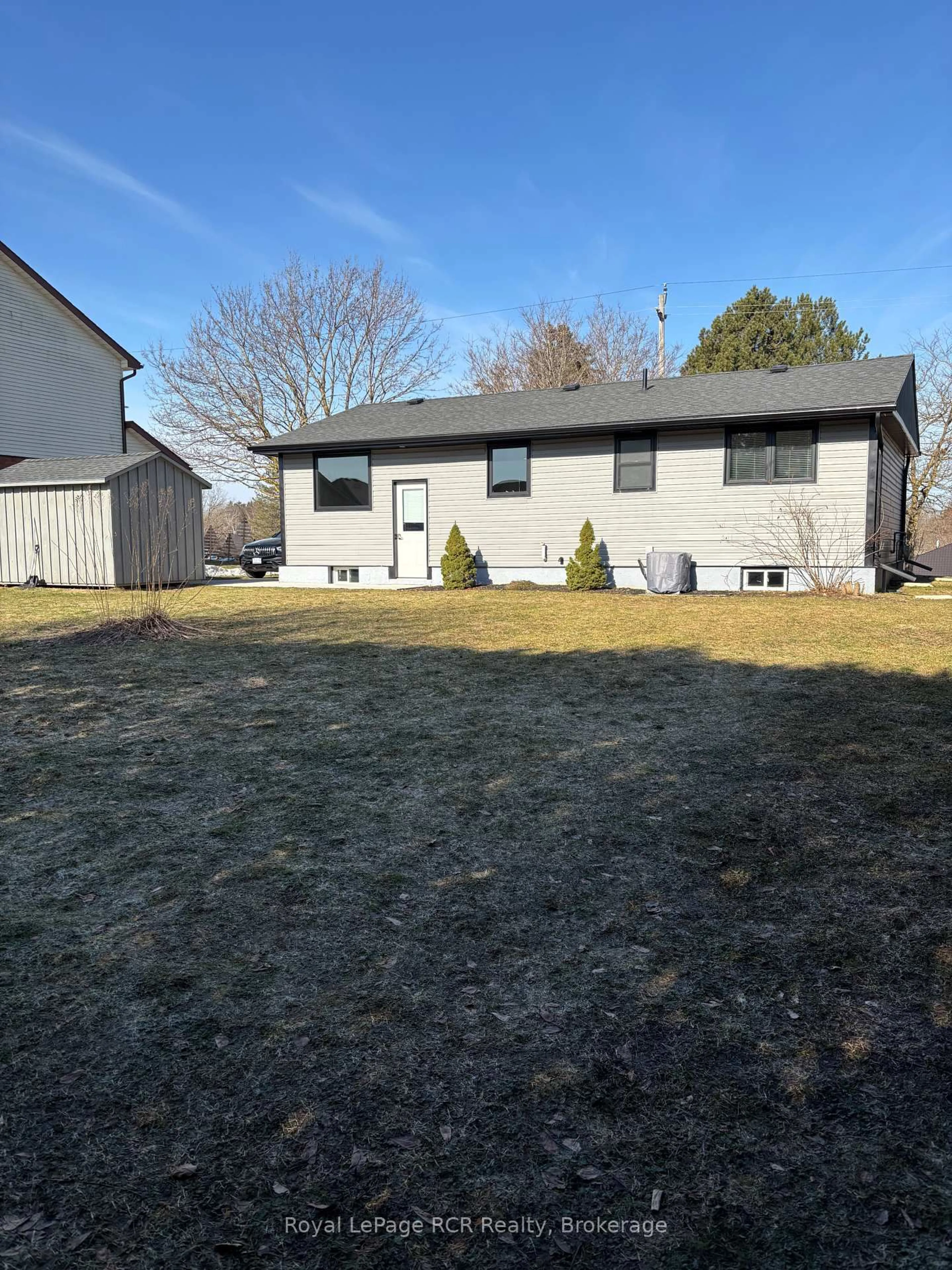 A pic from outside/outdoor area/front of a property/back of a property/a pic from drone, street for 620 Elm Ave, North Perth Ontario N4W 3G2