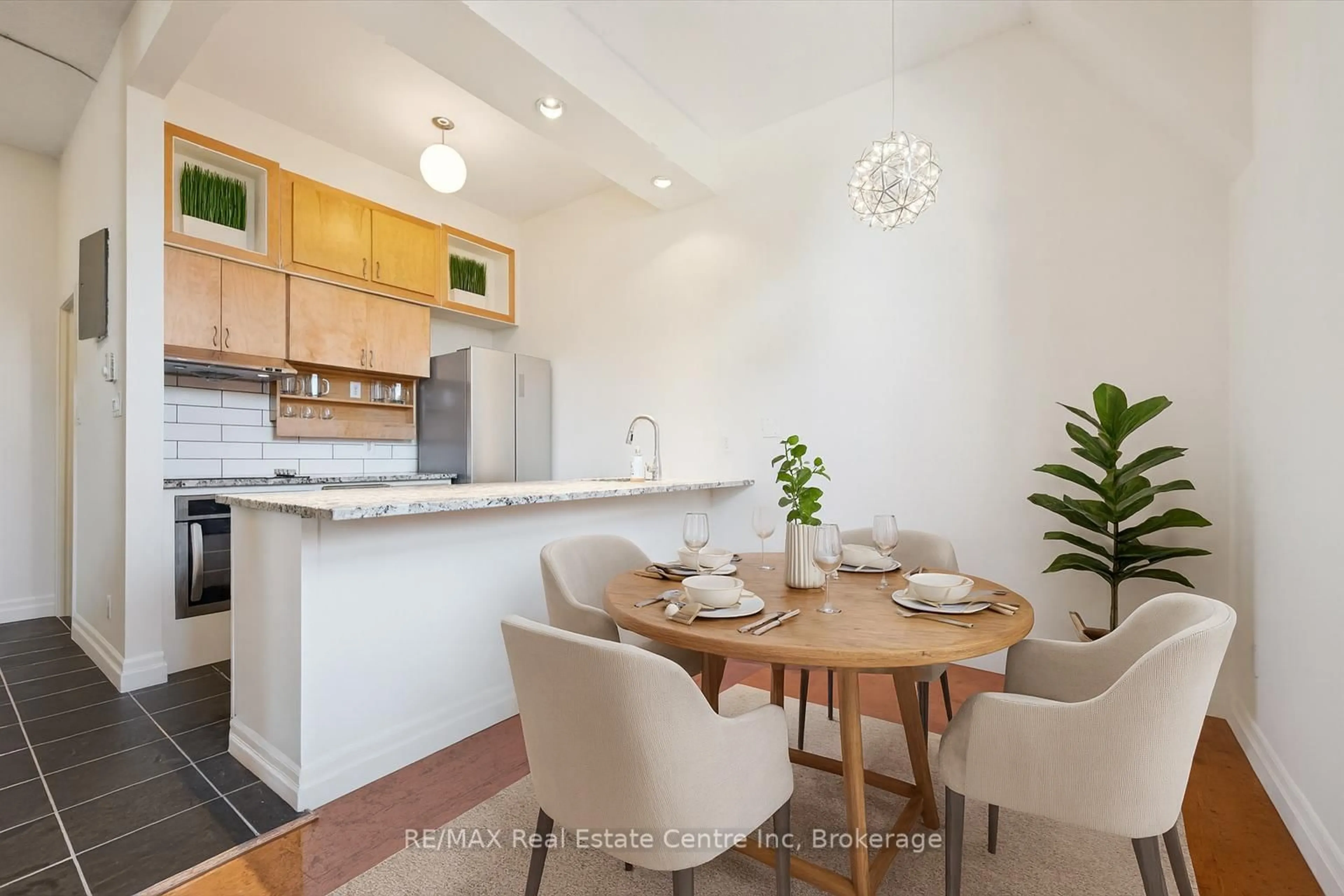 Unknown for 200 WOOLWICH St #202, Guelph Ontario N1H 3V7