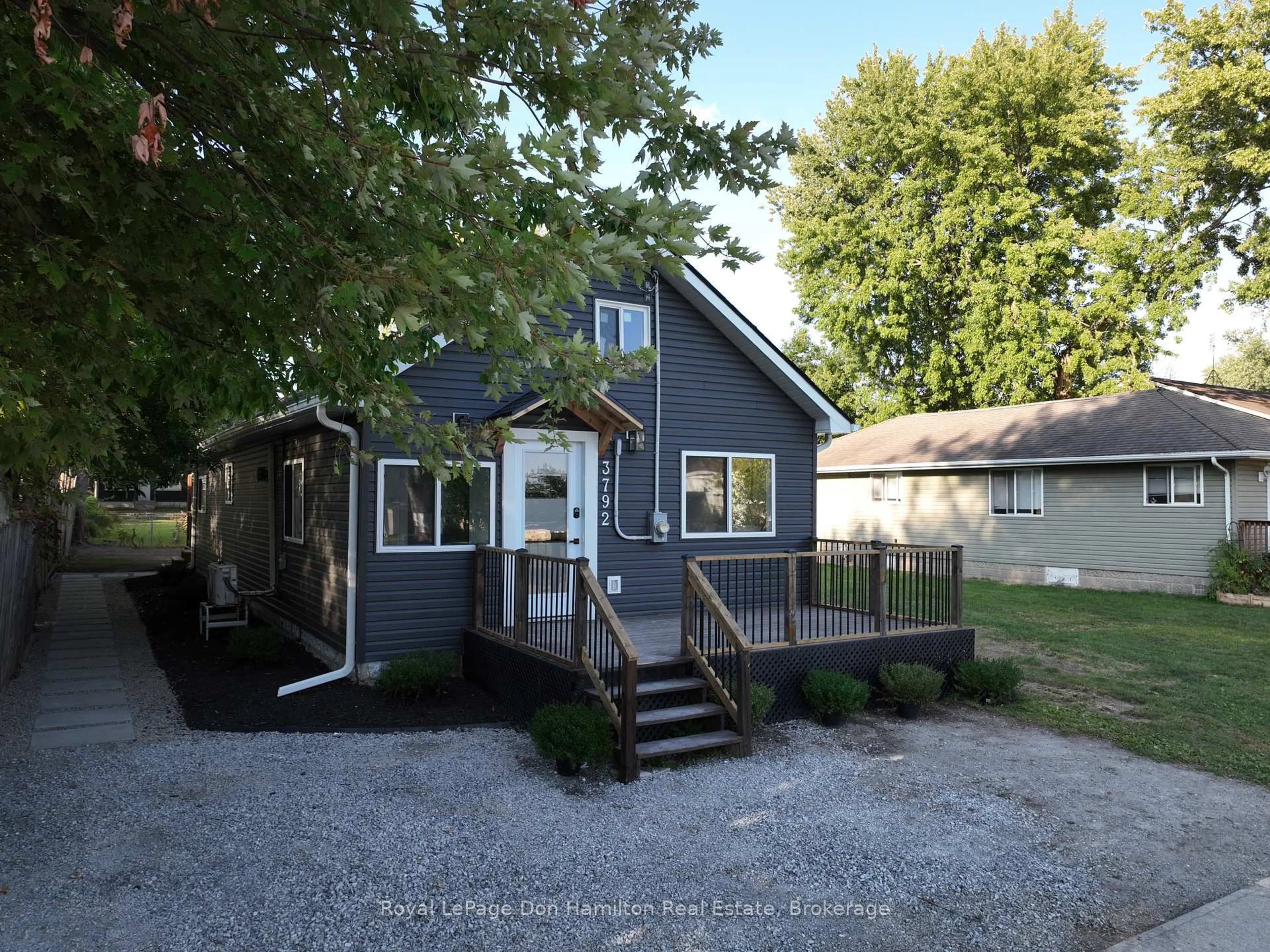 Home with vinyl exterior material, street for 3792 Glendale Ave, Fort Erie Ontario L0S 1B0