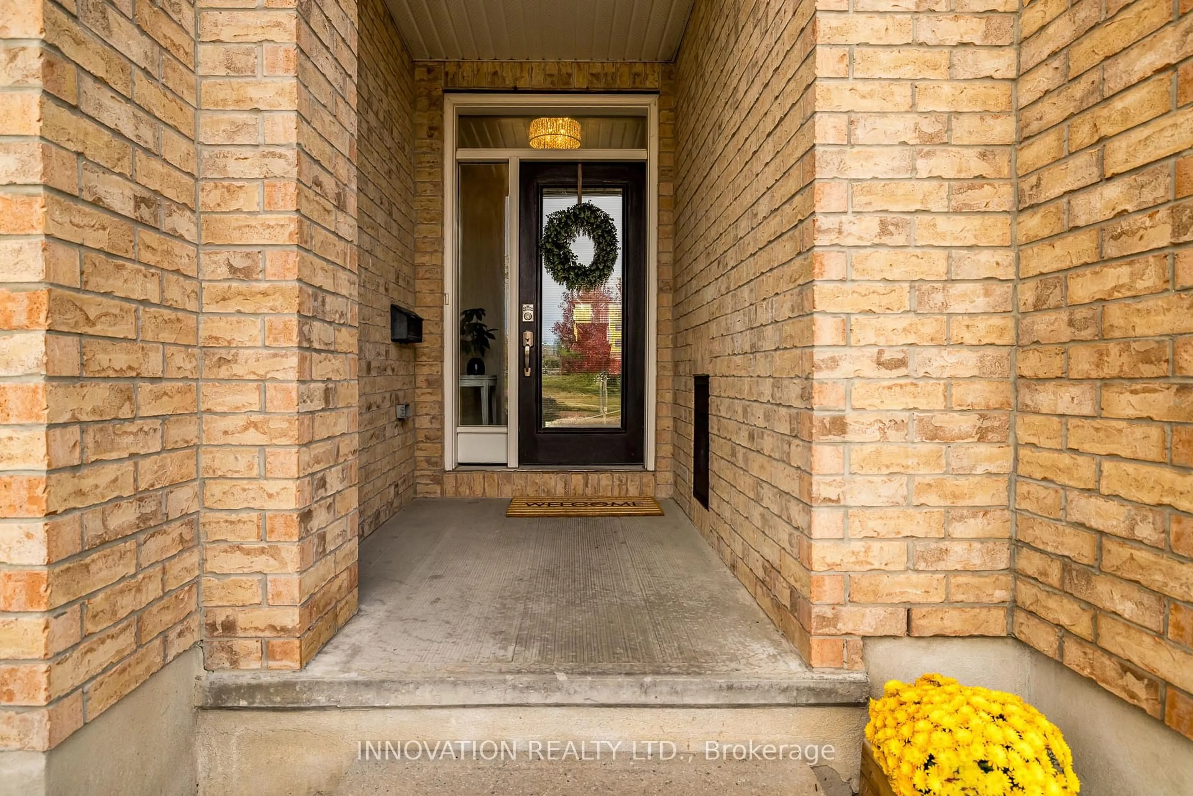 Indoor entryway for 304 Mishawashkode St, Ottawa Ontario K4A 0Y5