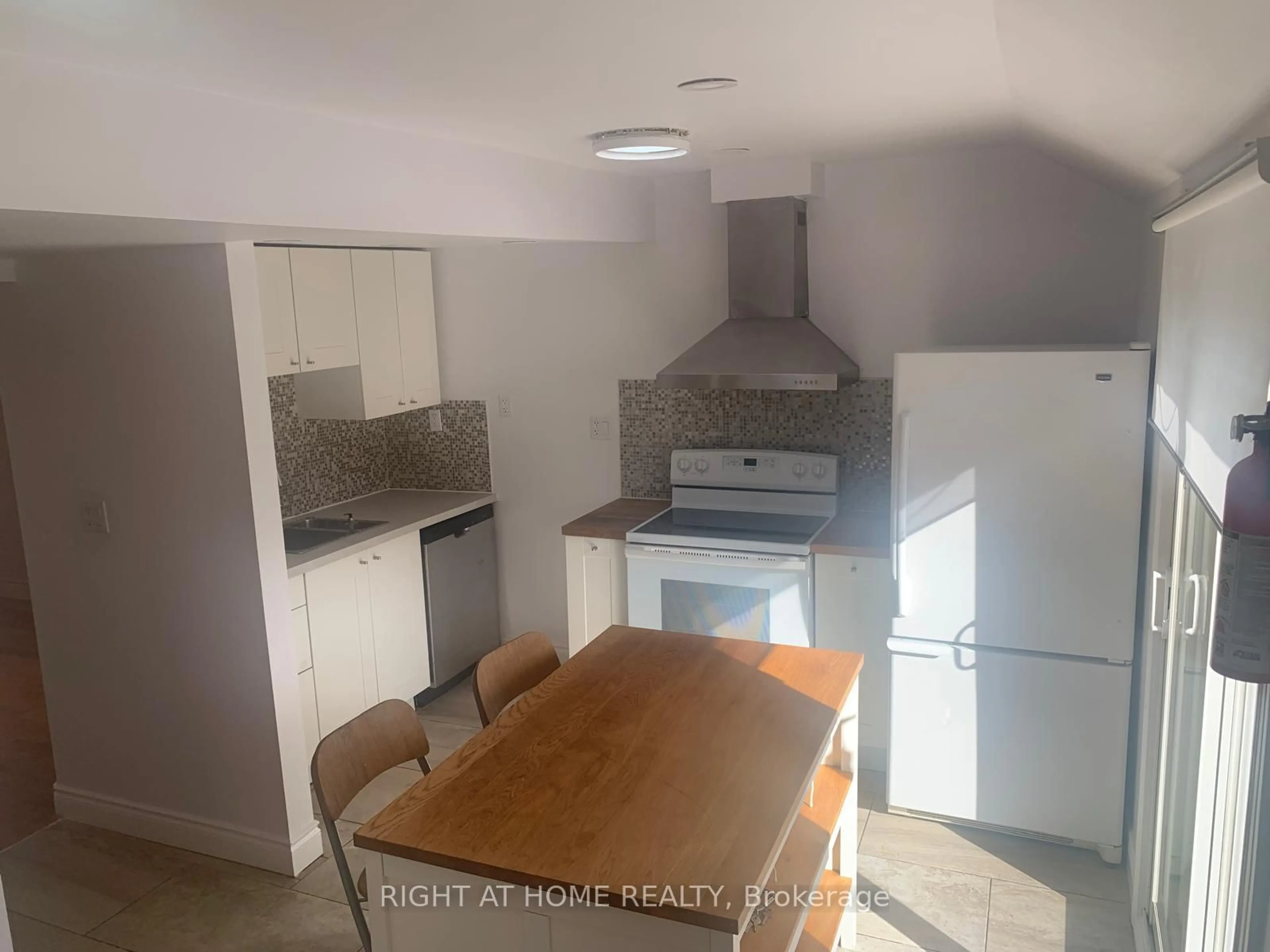 Standard kitchen, unknown for 38 Beechwood Ave, Hamilton Ontario L8L 2S4