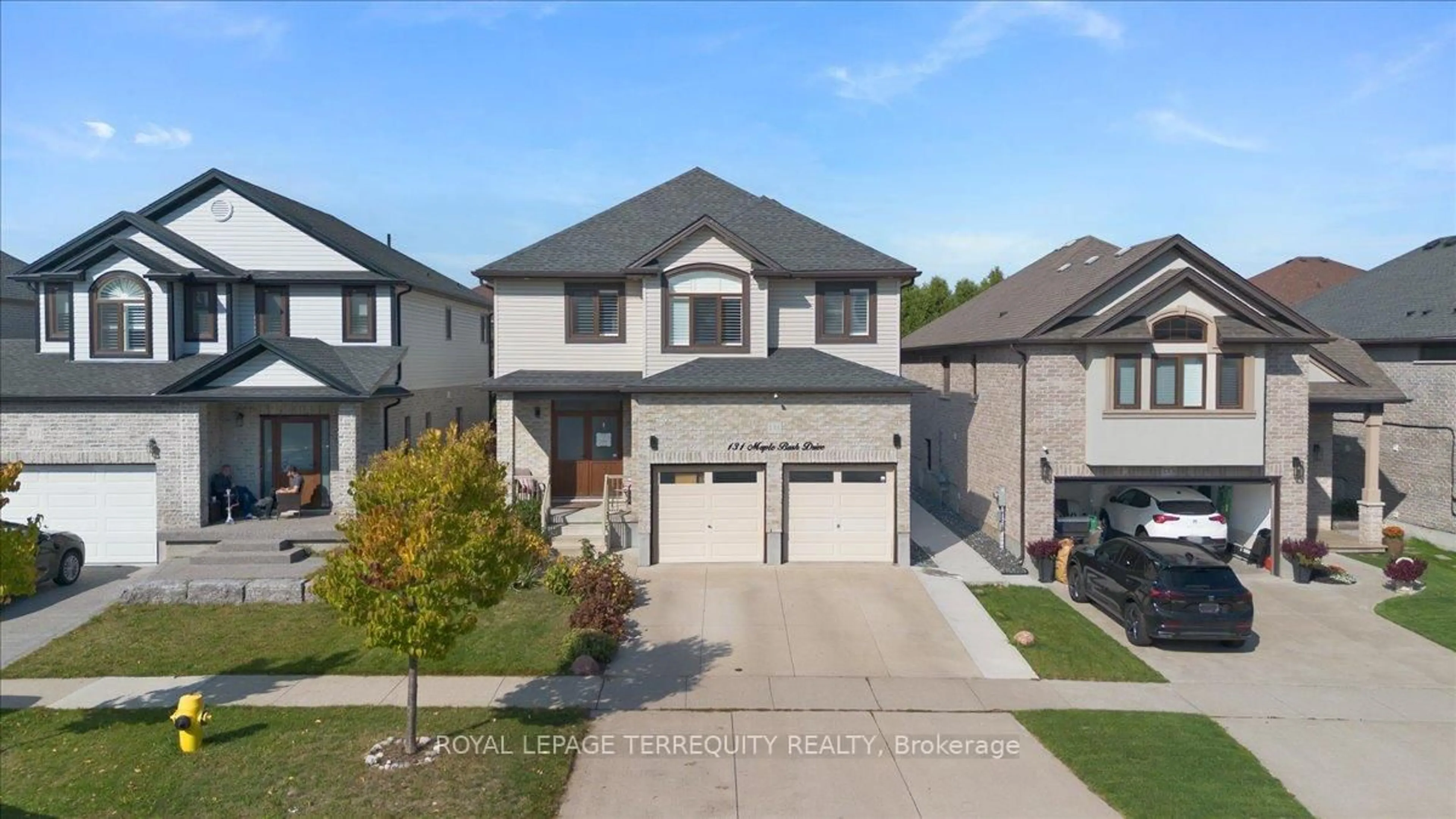 Home with brick exterior material, street for 131 Maple Bush Dr, Cambridge Ontario N1T 0B7