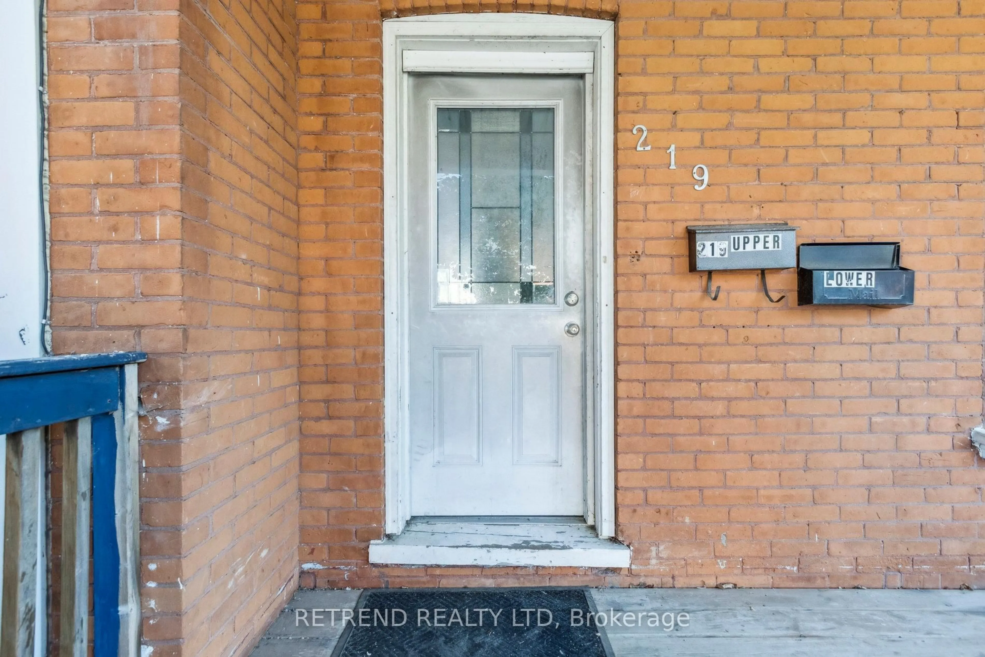 Indoor entryway for 219 Erie Ave, Brantford Ontario N3S 2H1
