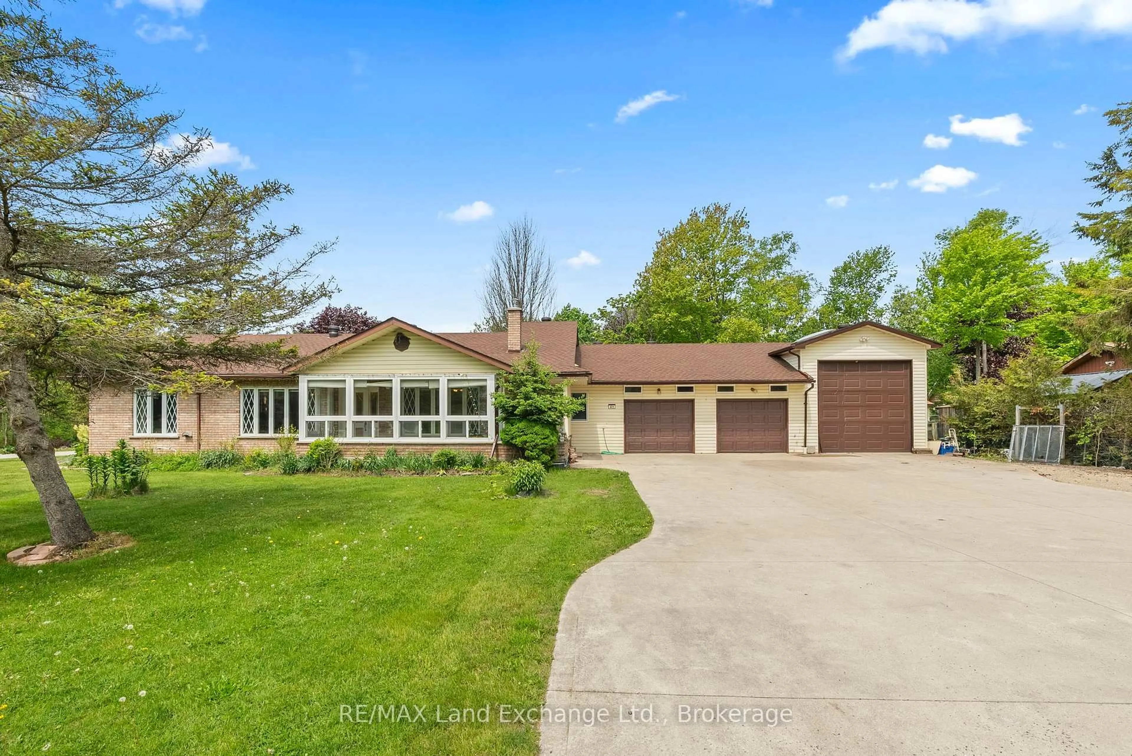 Unknown for 401 Winnebago Rd, Huron-Kinloss Ontario N2Z 2X3