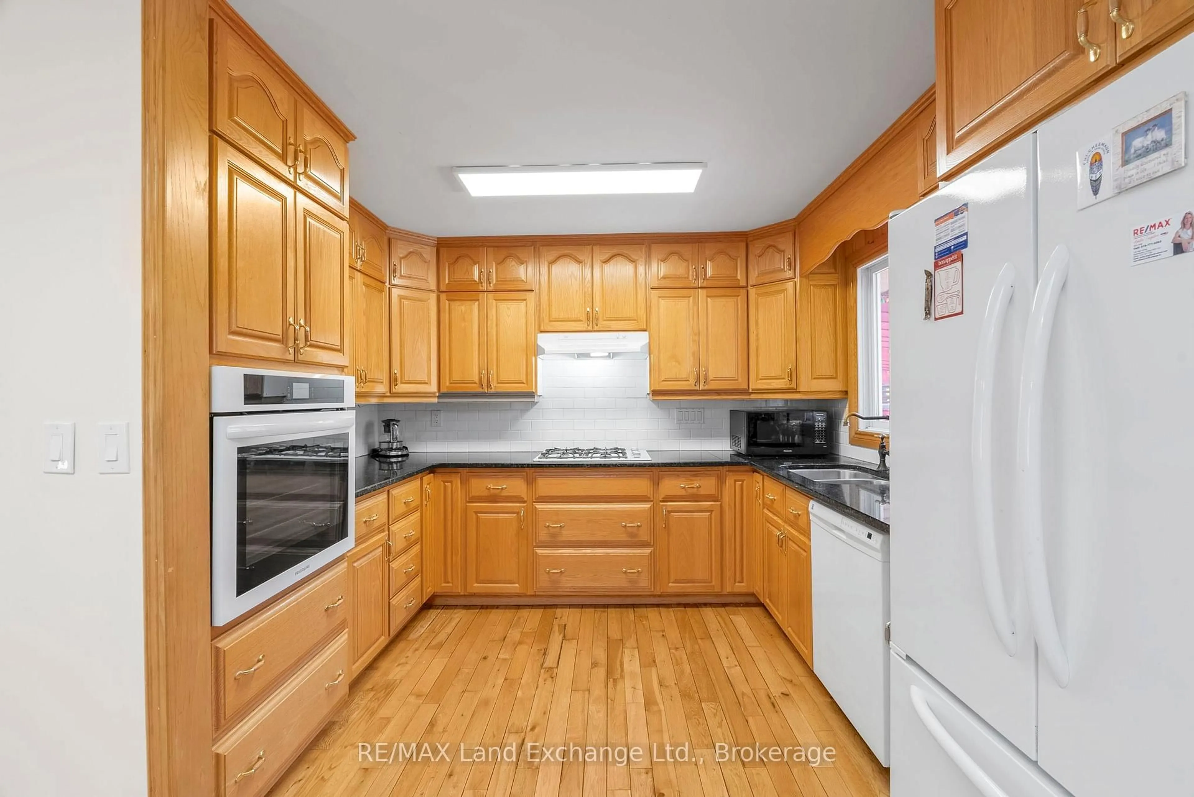 Standard kitchen, unknown for 401 Winnebago Rd, Huron-Kinloss Ontario N2Z 2X3