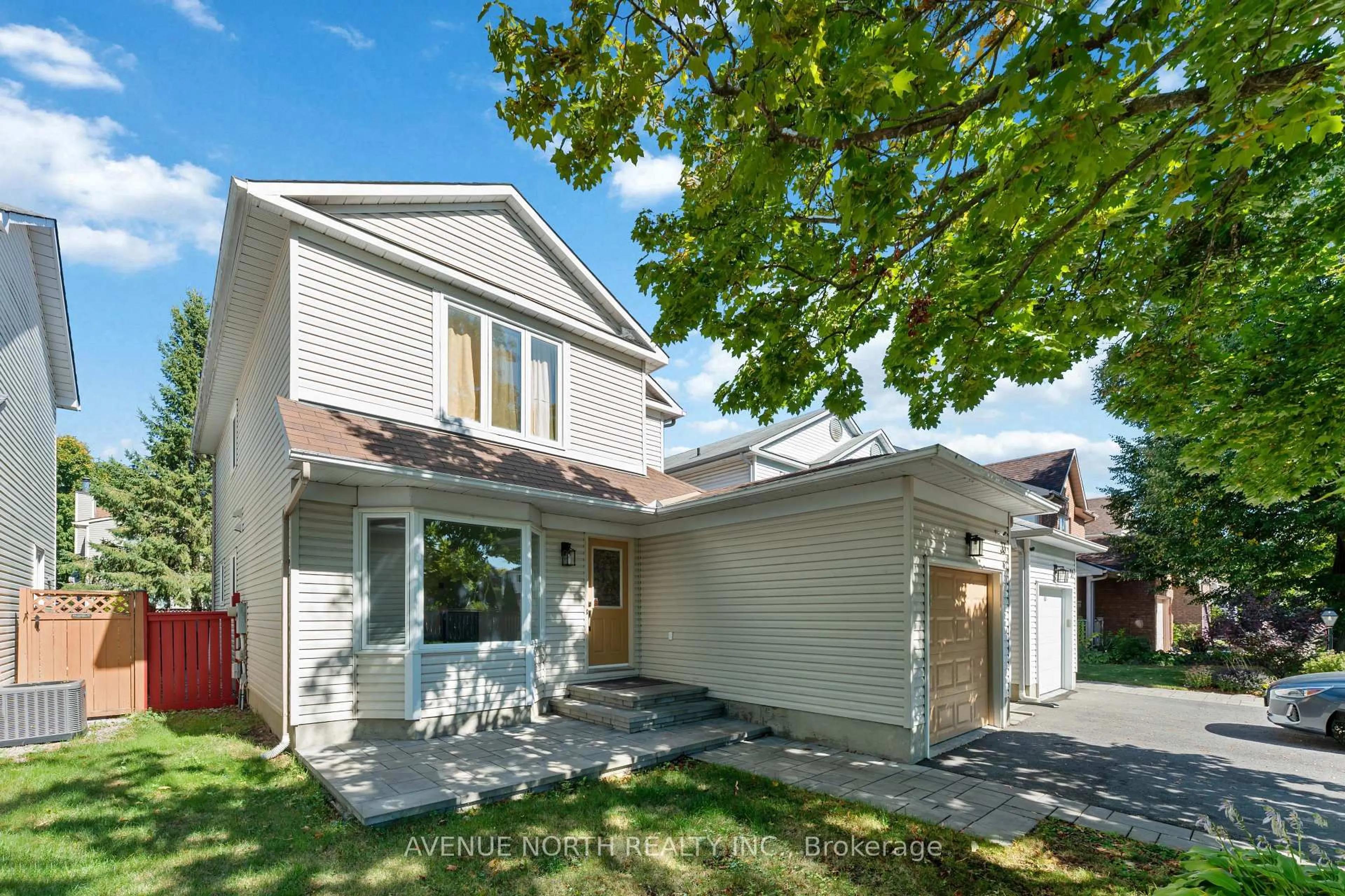 Home with vinyl exterior material, street for 33 SARRAZIN Way, Ottawa Ontario K2J 4A5