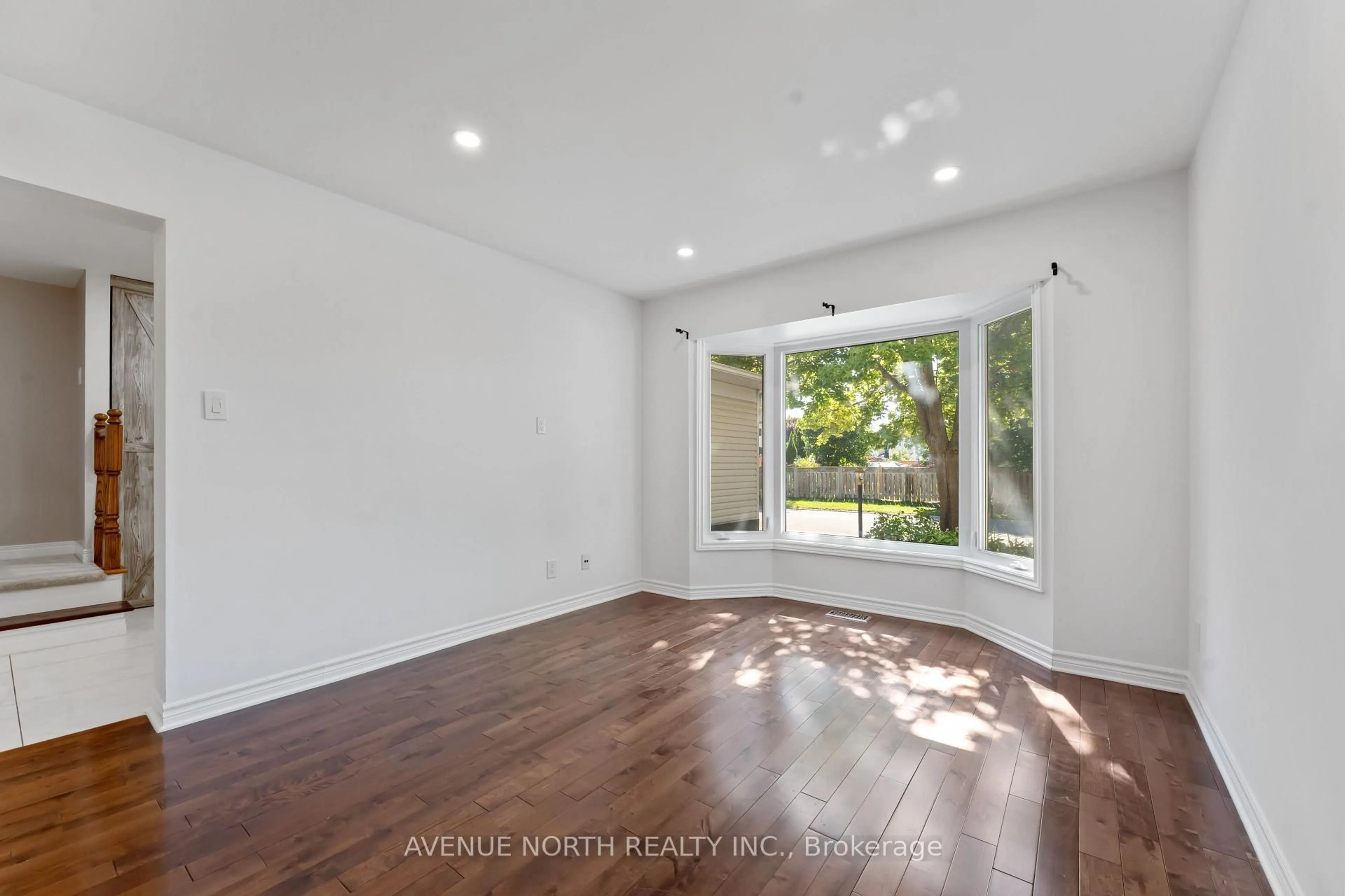 A pic of a room for 33 SARRAZIN Way, Ottawa Ontario K2J 4A5