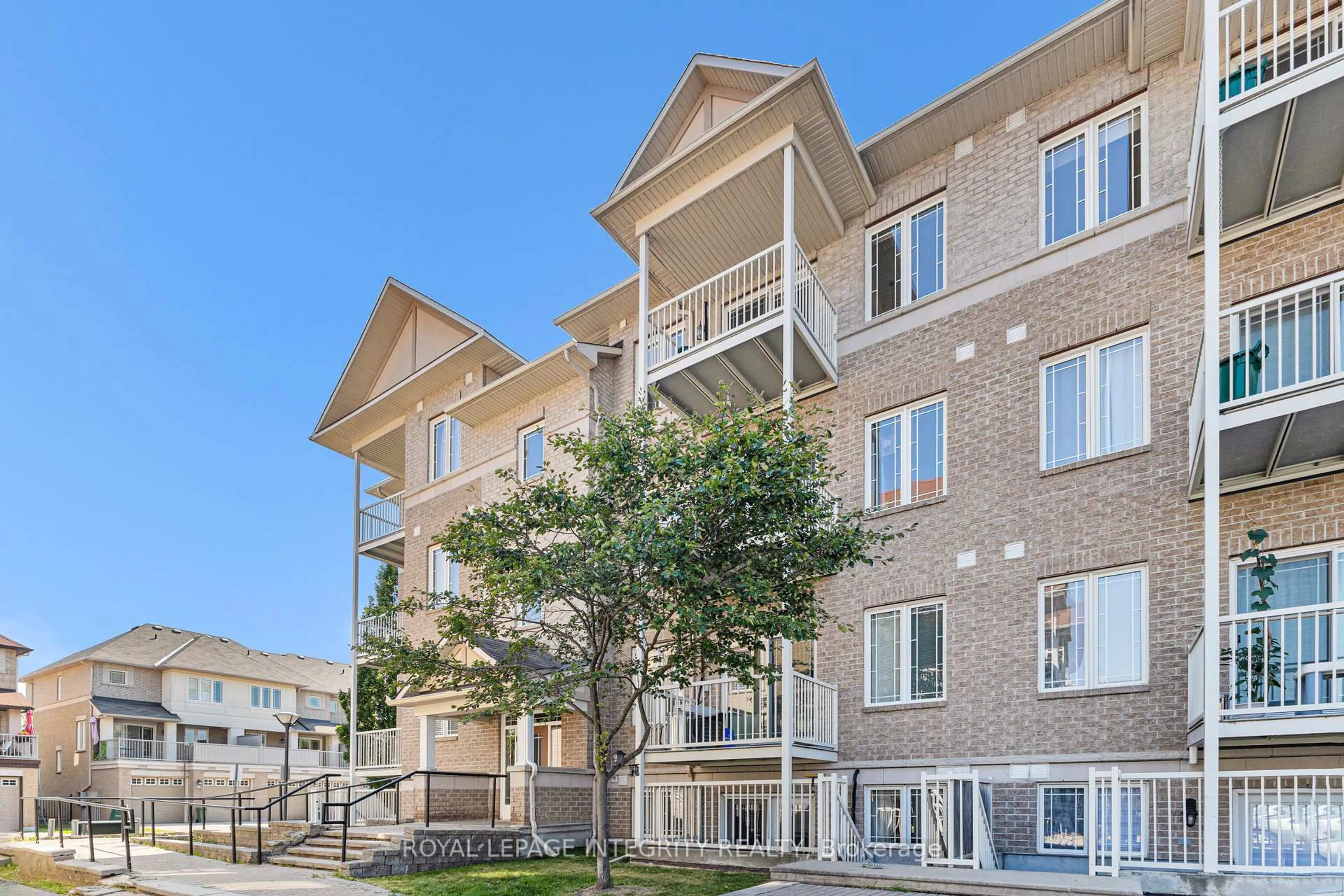 Patio, building for 188 Paseo Private #8, Ottawa Ontario K2G 4N7