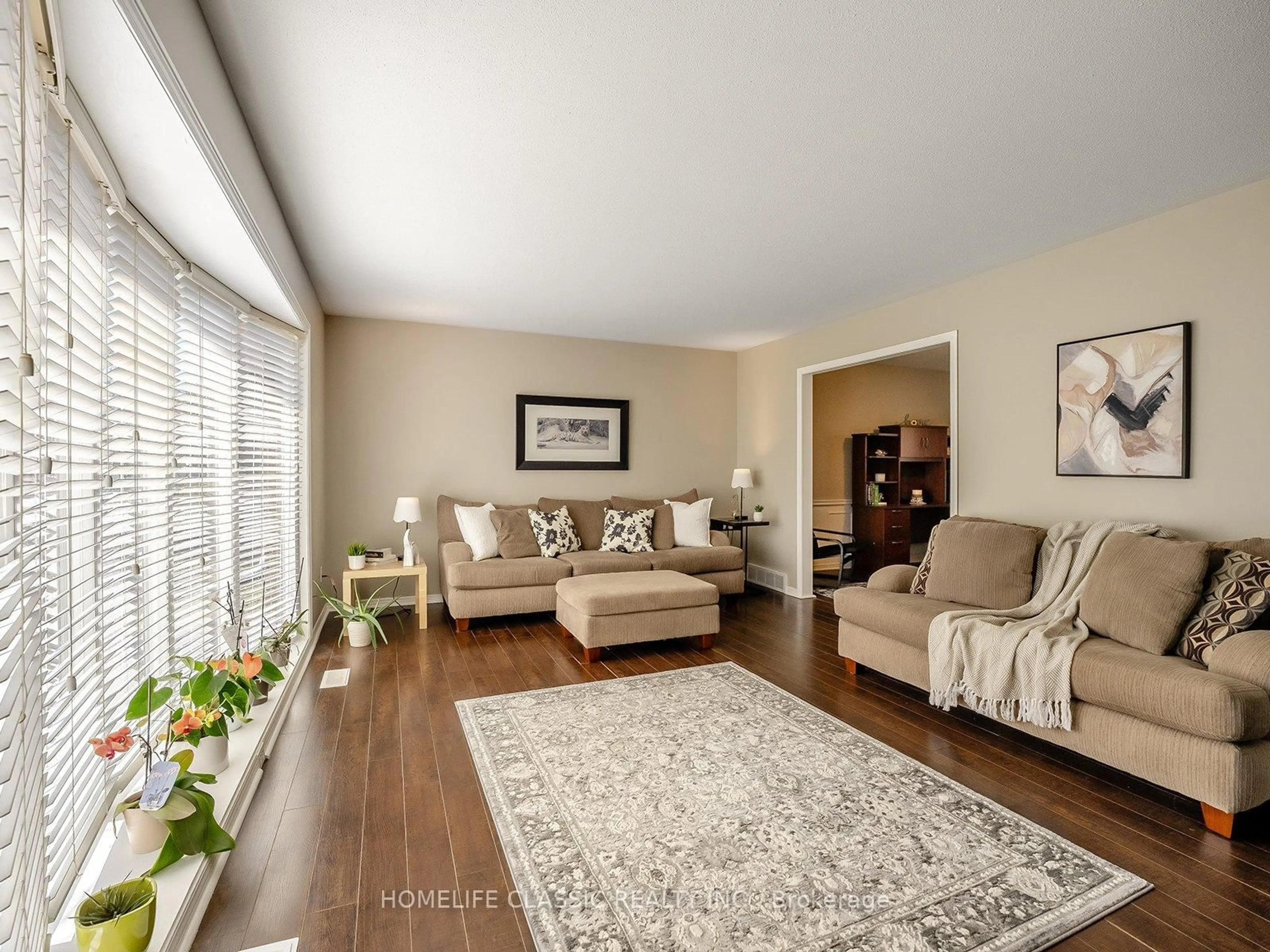 Living room with furniture, unknown for 62 Terrace Dr, Hamilton Ontario L9H 3X2