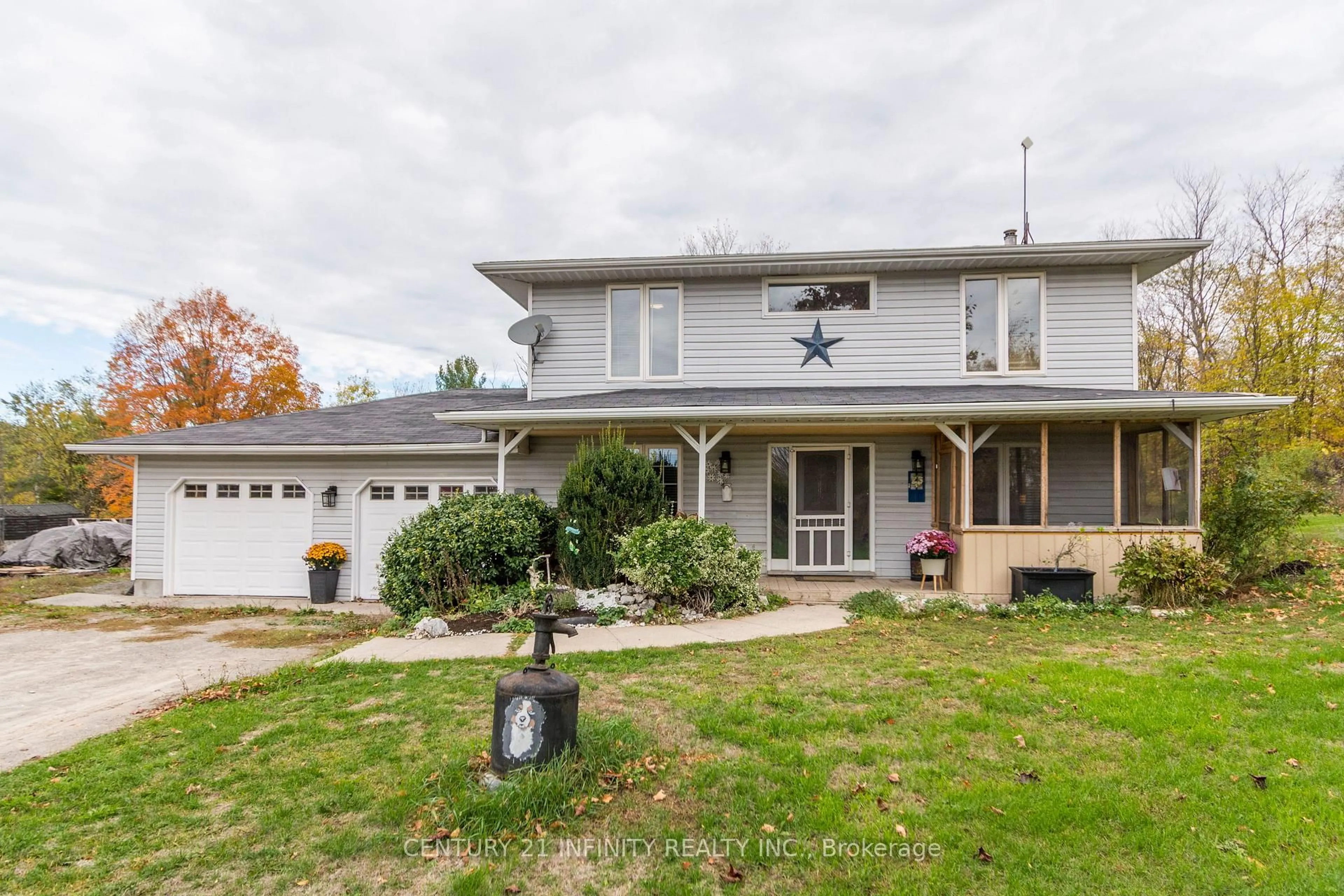 Home with vinyl exterior material, street for 460 Pigden Rd, Madoc Ontario K0K 2K0