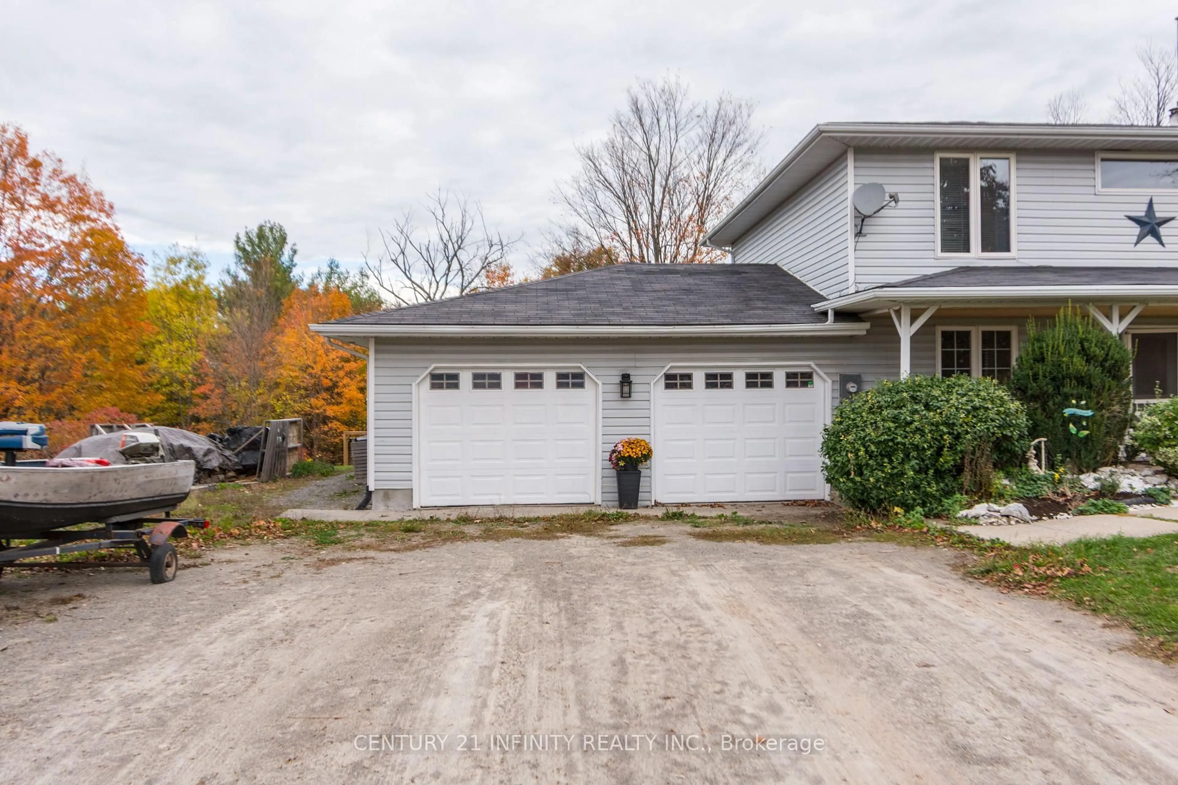 A pic from outside/outdoor area/front of a property/back of a property/a pic from drone, street for 460 Pigden Rd, Madoc Ontario K0K 2K0