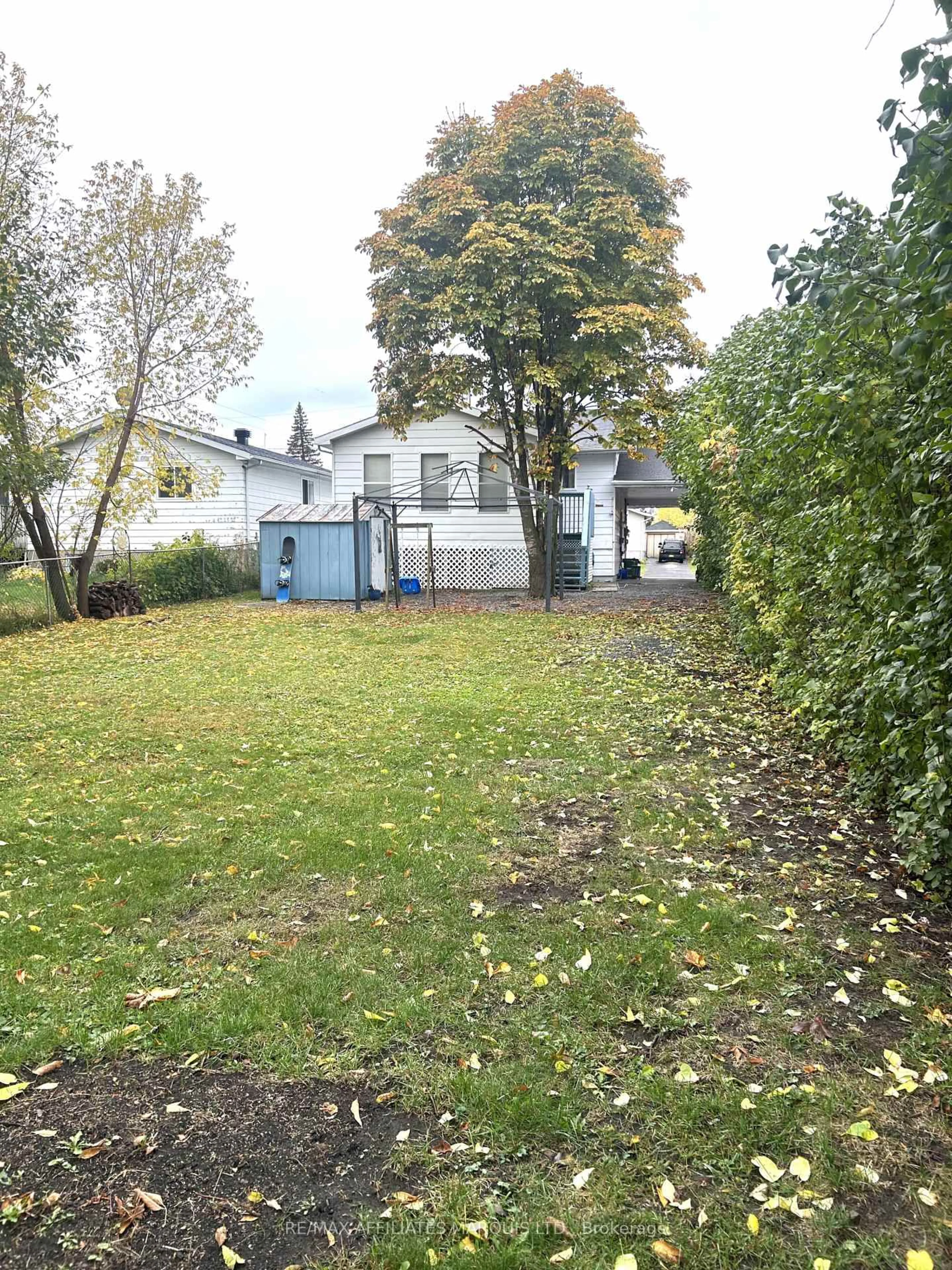 A pic from outside/outdoor area/front of a property/back of a property/a pic from drone, street for 1531 Champagne Ave, Cornwall Ontario K6J 4W7