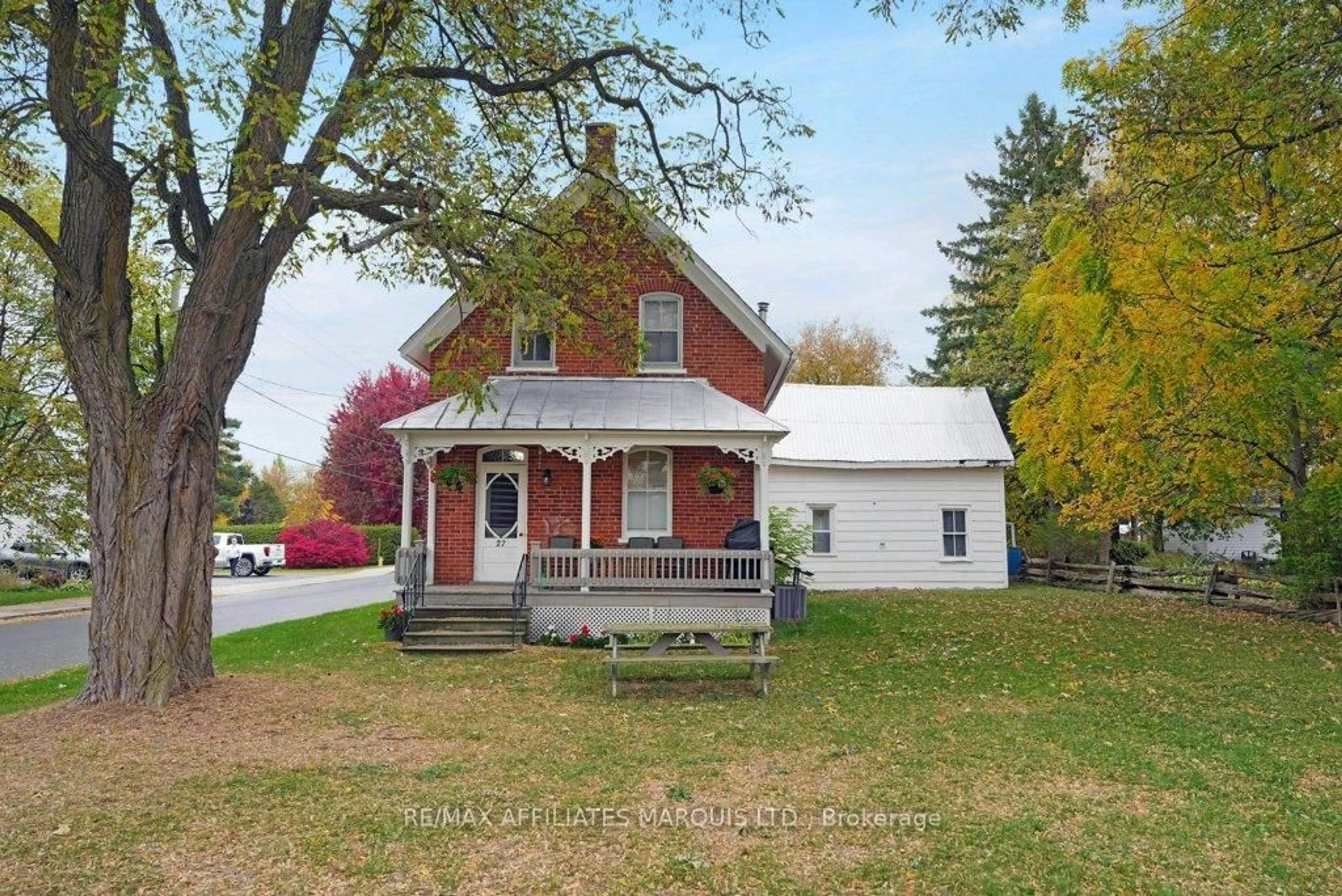 A pic from outside/outdoor area/front of a property/back of a property/a pic from drone, street for 27 Marlborough St, North Glengarry Ontario K0C 1T0
