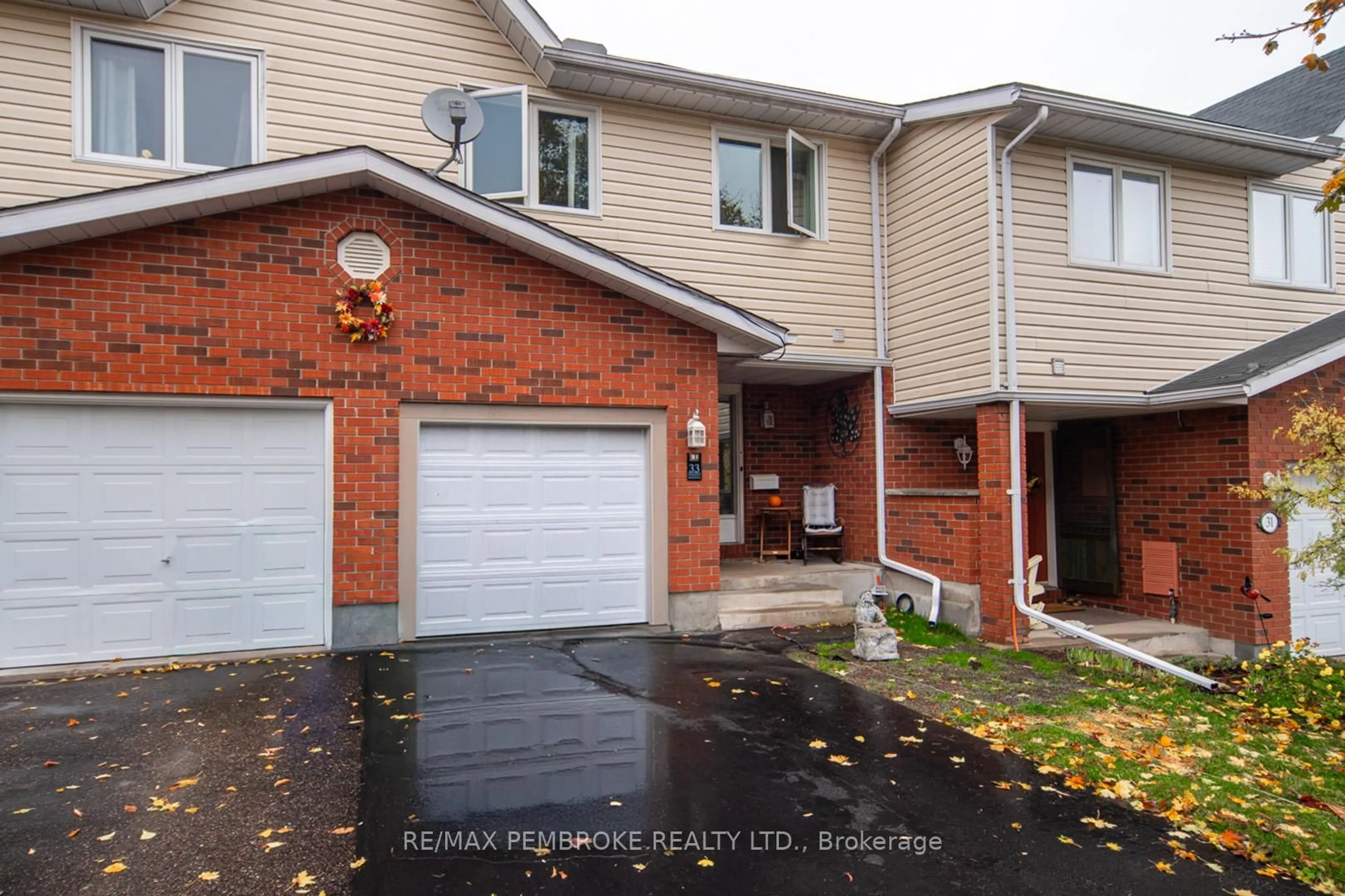 Unknown for 33 Vermont Meadows, Petawawa Ontario K8H 3N4