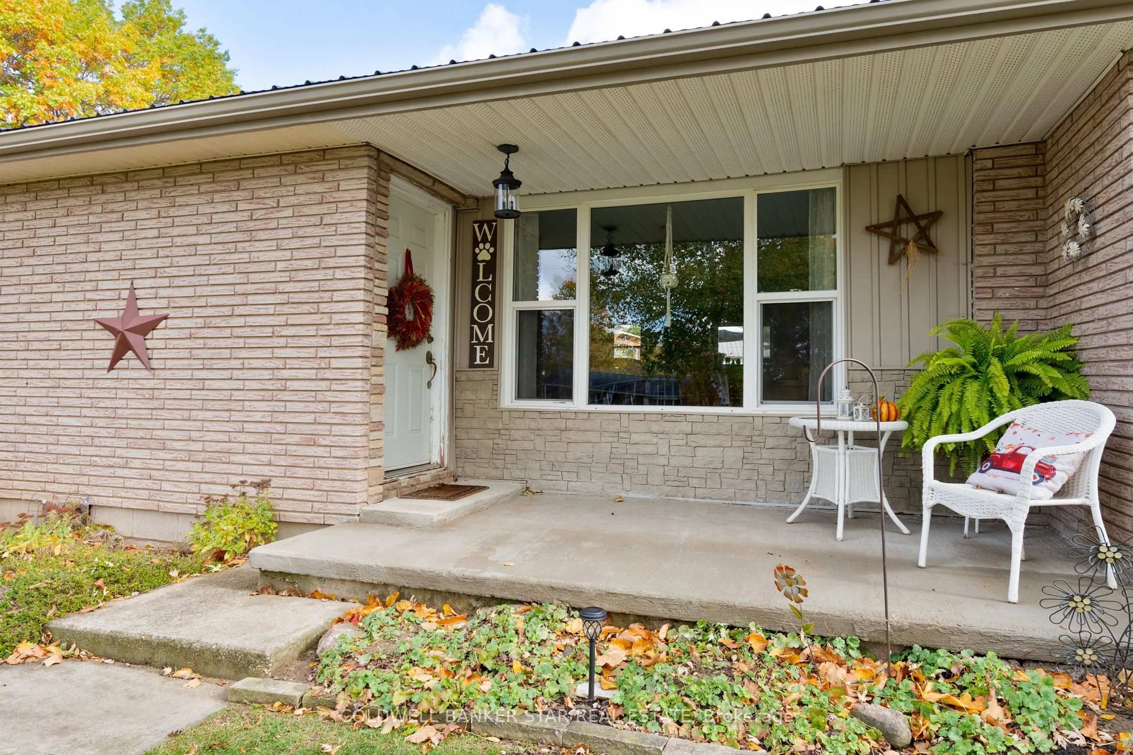 Home with brick exterior material, street for 35613 VICTORIA St, Southwold Ontario N0L 1K0