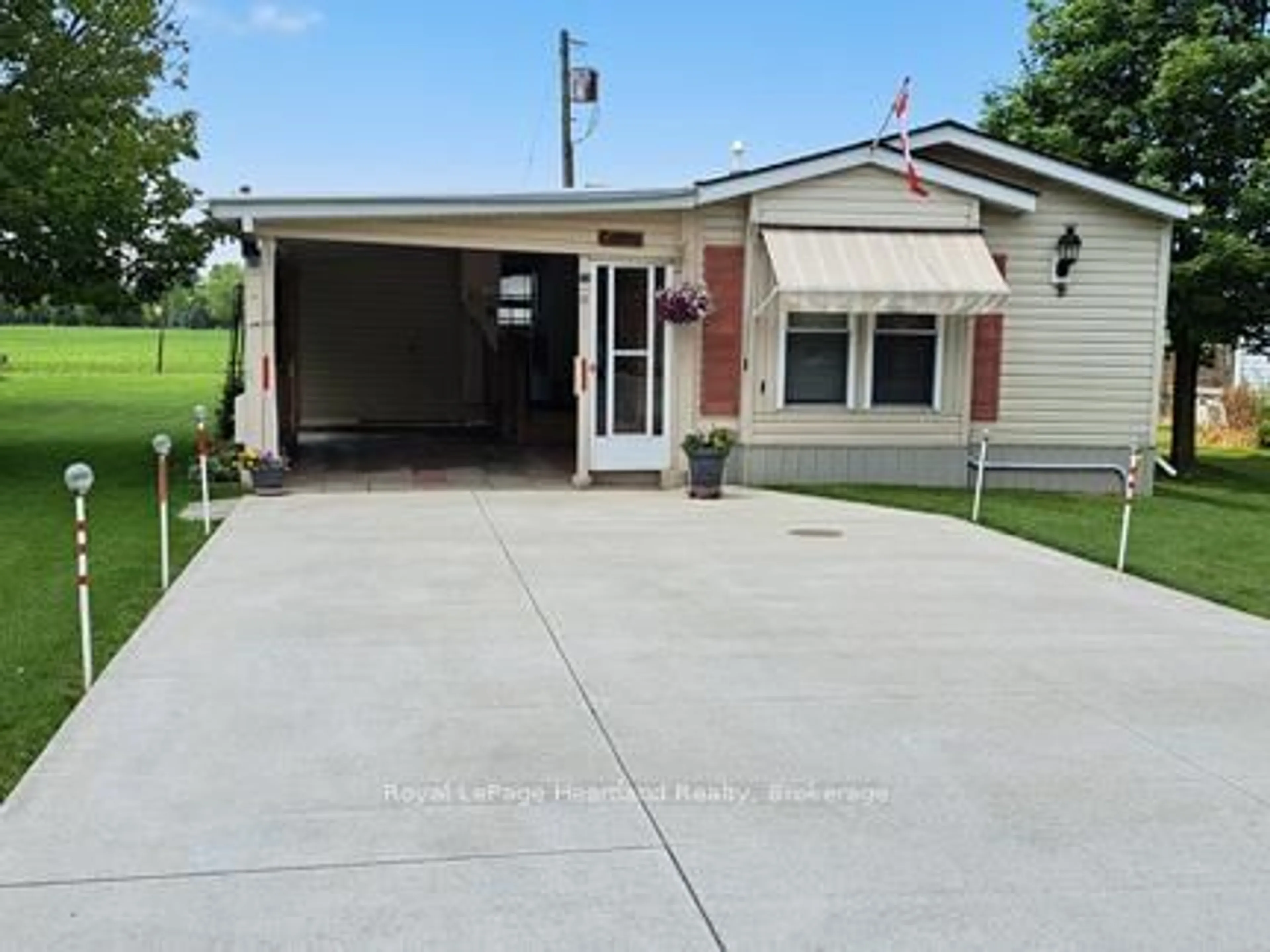 Unknown for 39461 Dashwood Rd #8, South Huron Ontario N0M 1W0