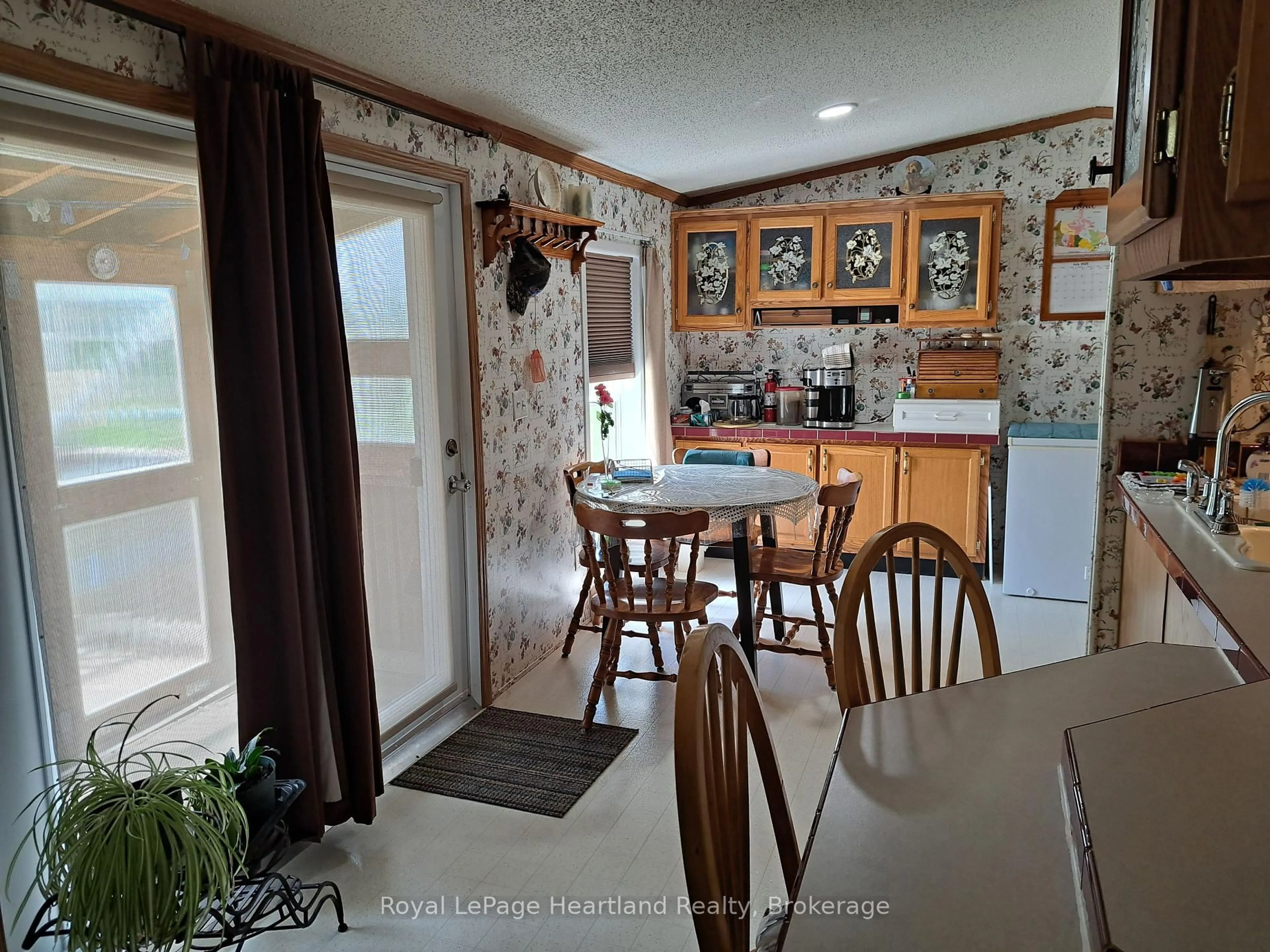 Unknown for 39461 Dashwood Rd #8, South Huron Ontario N0M 1W0