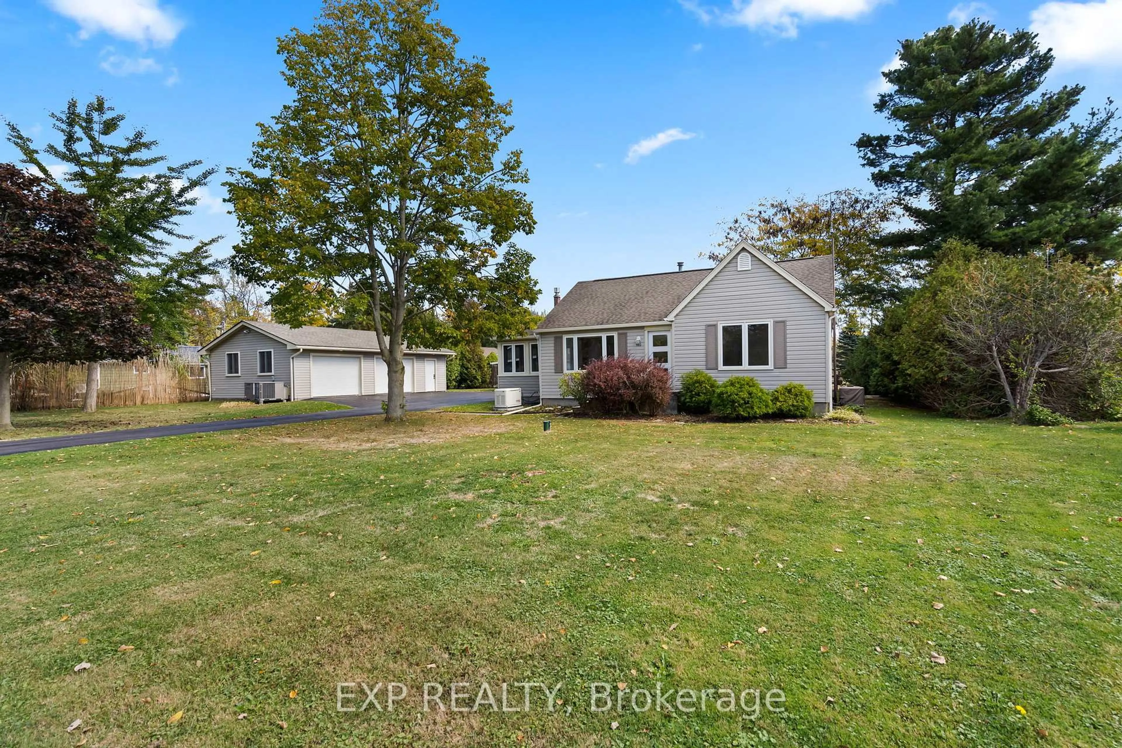 A pic from outside/outdoor area/front of a property/back of a property/a pic from drone, water/lake/river/ocean view for 500 Chapin Pkwy, Fort Erie Ontario L2A 5M4