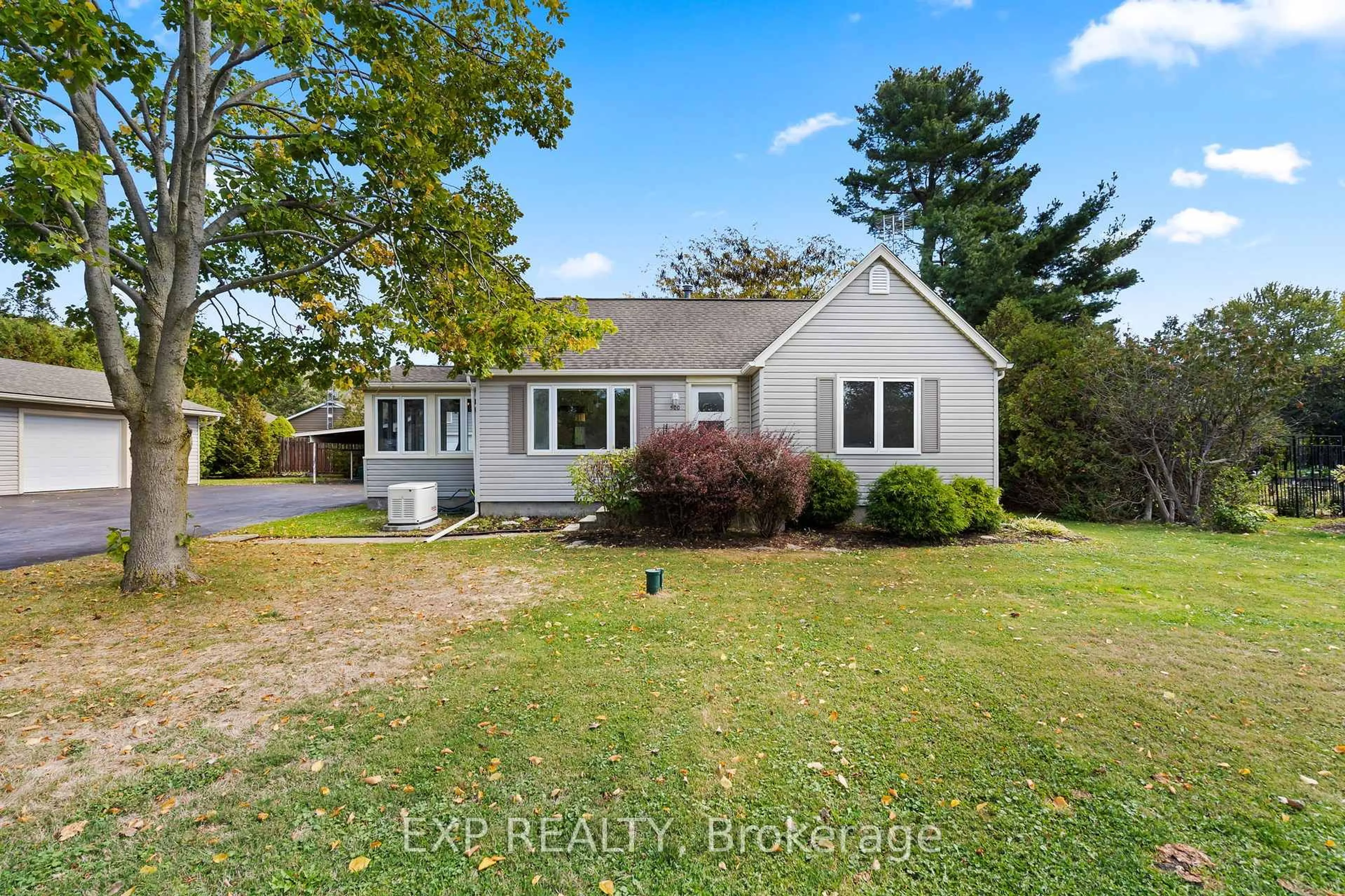 A pic from outside/outdoor area/front of a property/back of a property/a pic from drone, water/lake/river/ocean view for 500 Chapin Pkwy, Fort Erie Ontario L2A 5M4