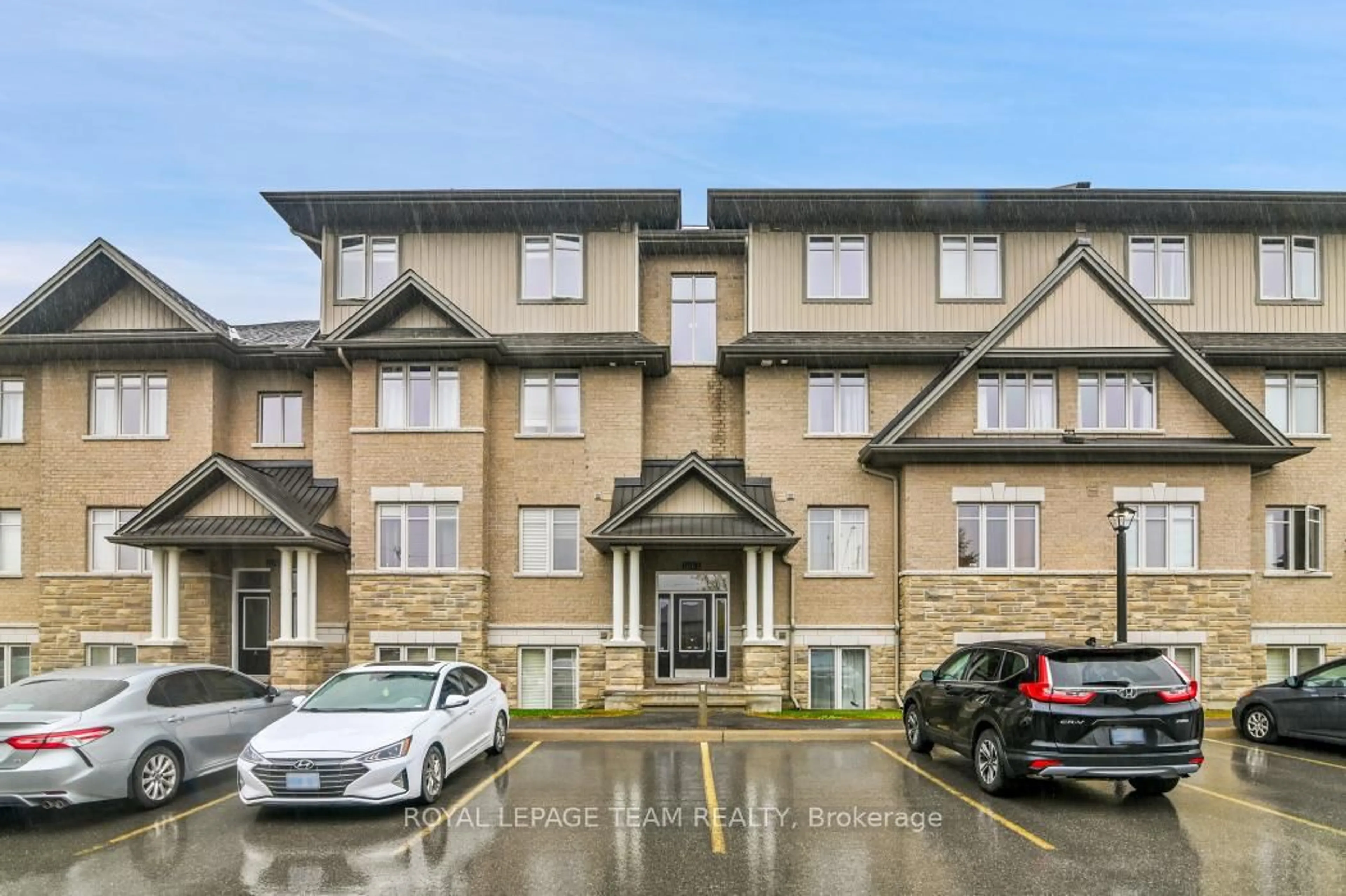 A pic from outside/outdoor area/front of a property/back of a property/a pic from drone, unknown for 1065 Beryl Private #F, Ottawa Ontario K1V 2M4