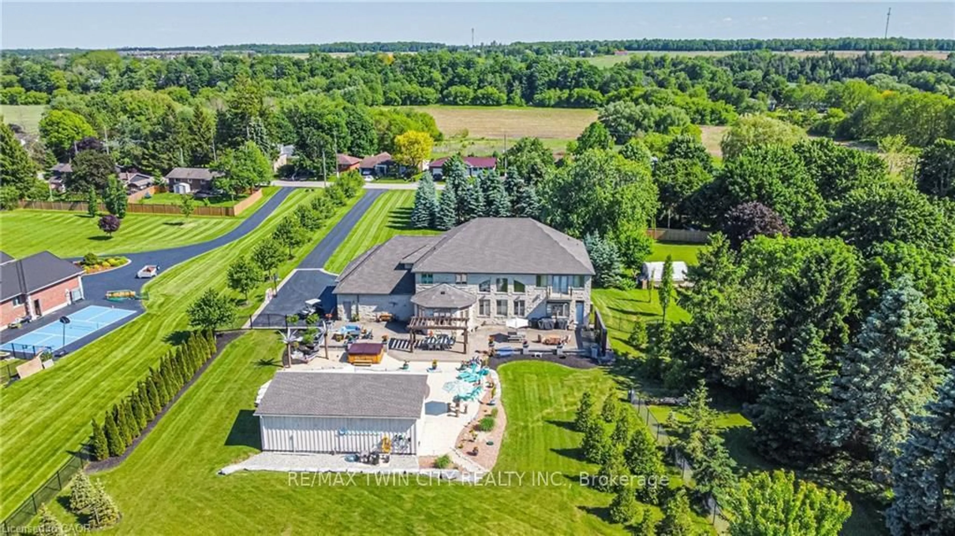 A pic from outside/outdoor area/front of a property/back of a property/a pic from drone, unknown for 226 Shade St, Wilmot Ontario N3A 4J2