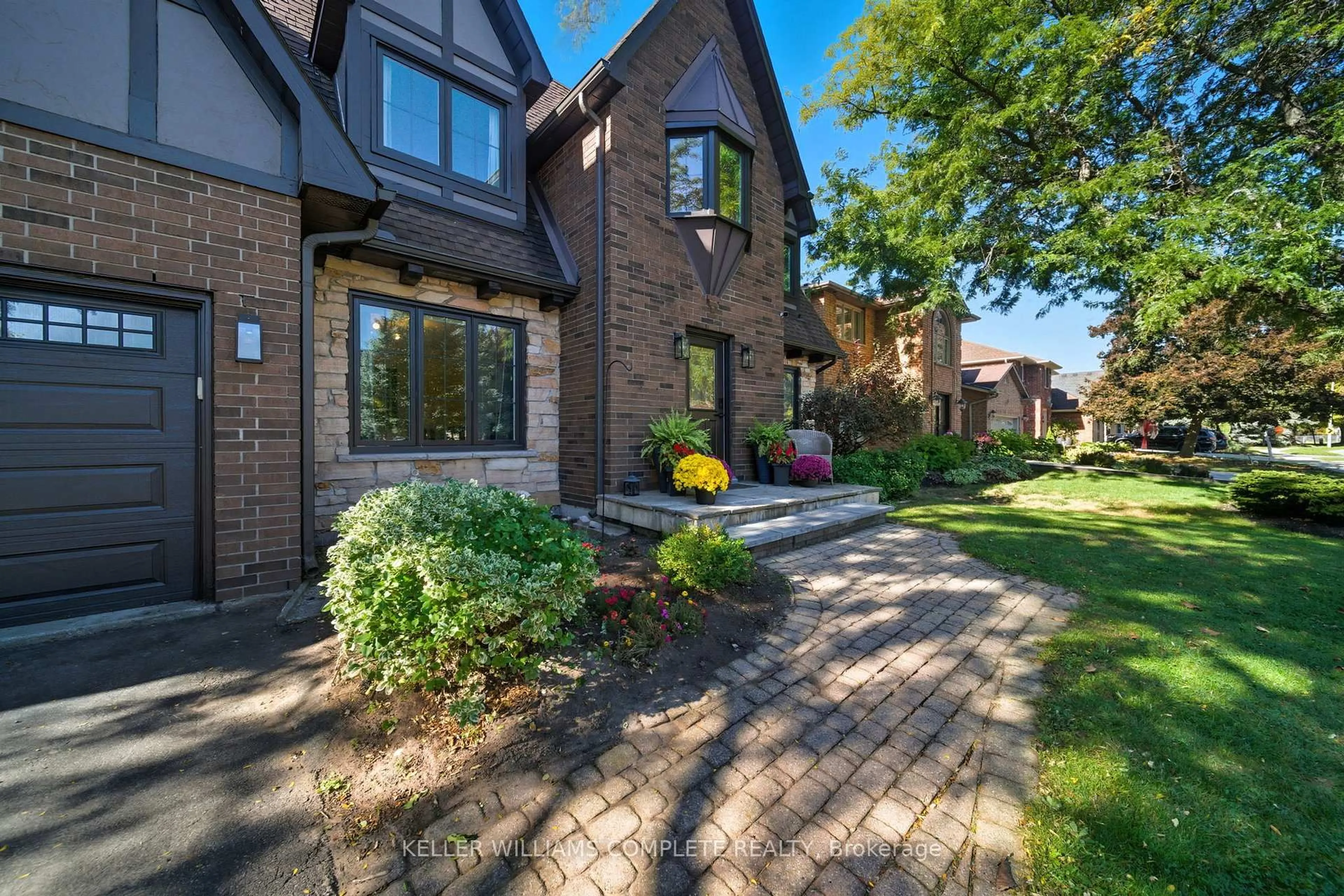 Home with brick exterior material, street for 142 Meadowbrook Dr, Hamilton Ontario L9G 4S8