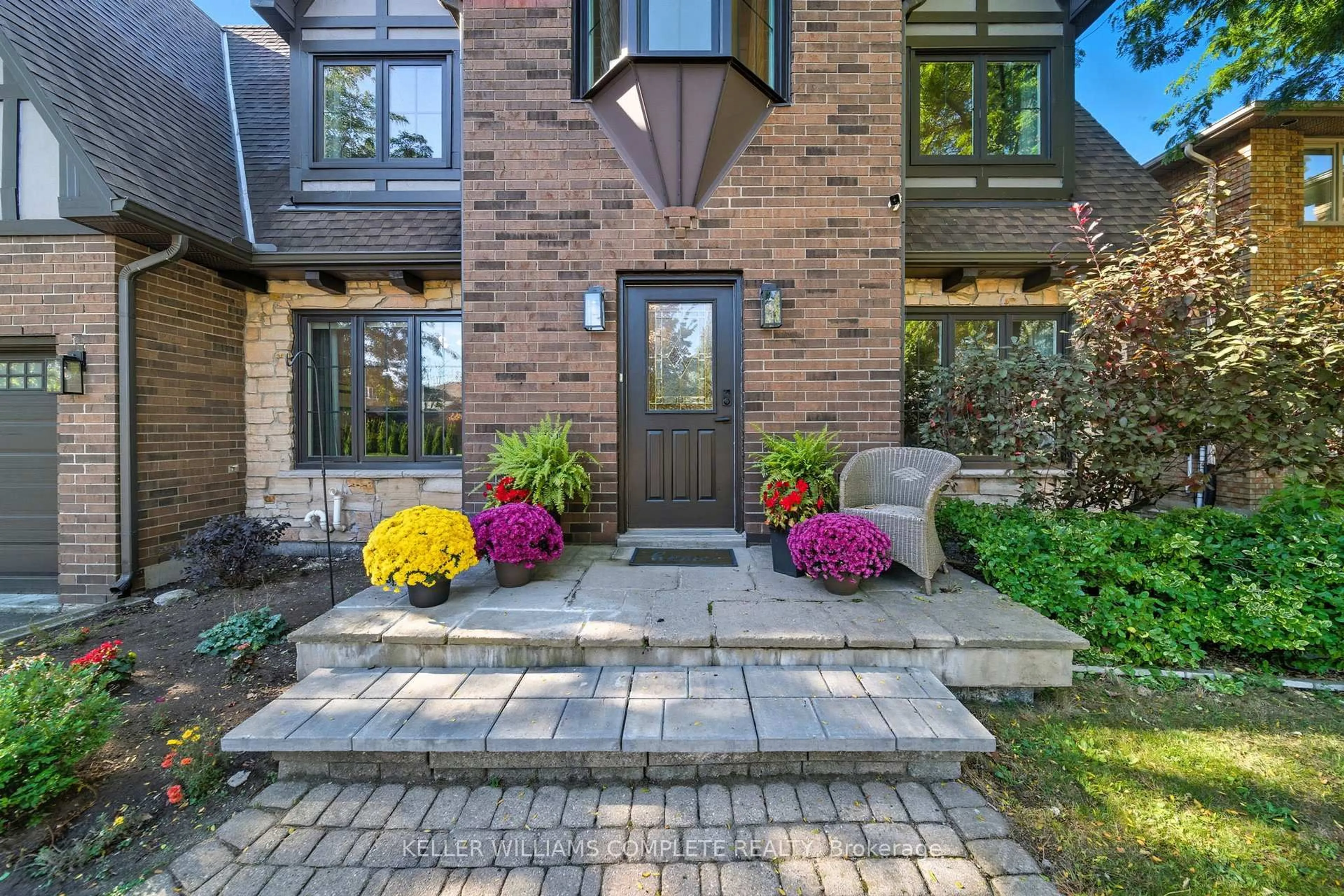 Home with brick exterior material, street for 142 Meadowbrook Dr, Hamilton Ontario L9G 4S8