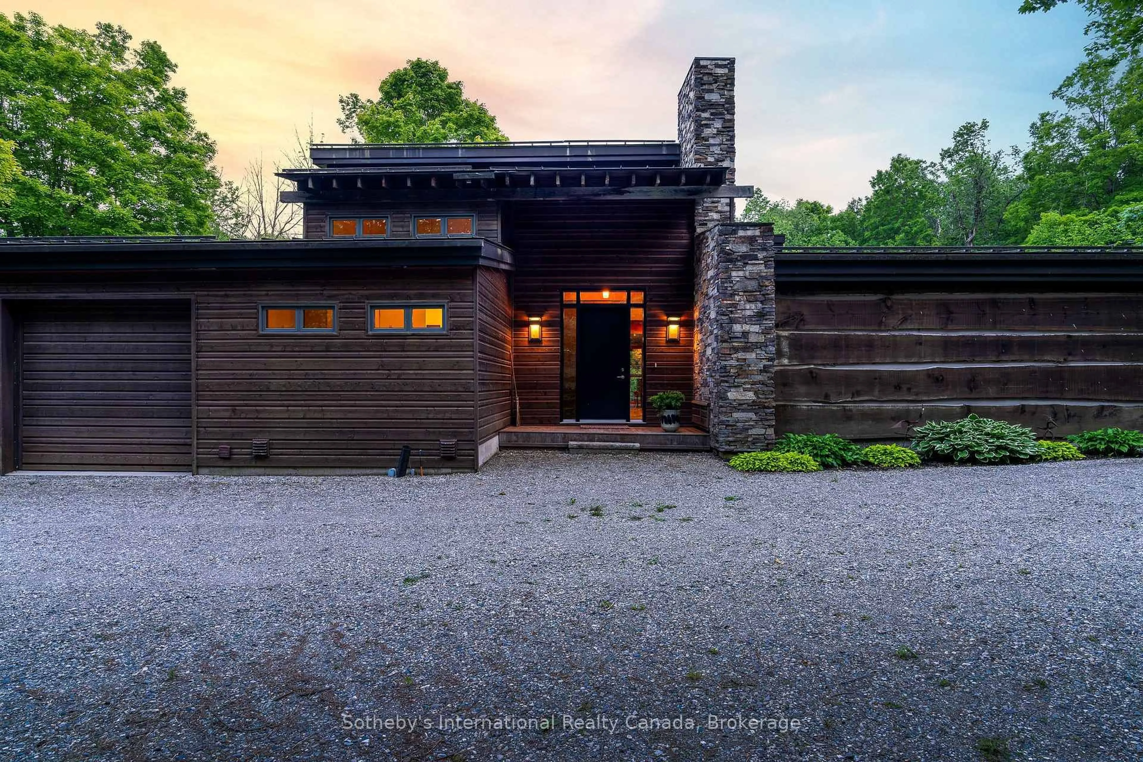 Home with brick exterior material, unknown for 605094 River Rd, Melancthon Ontario L9V 2V4