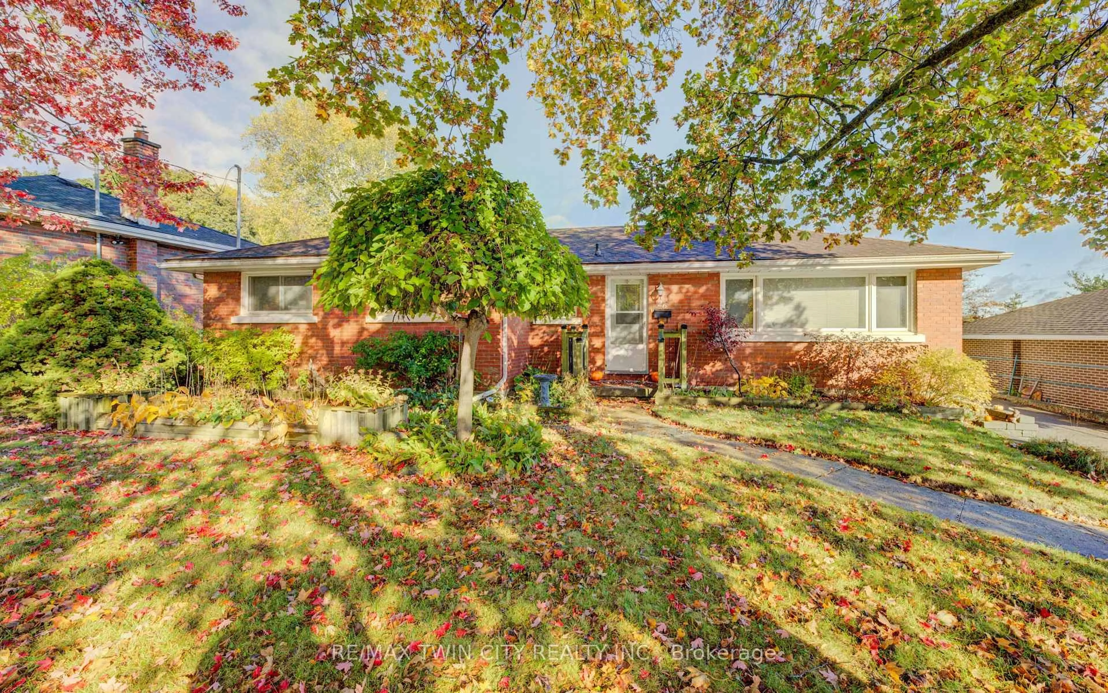 Home with brick exterior material, street for 26 Culham Dr, Cambridge Ontario N1S 2G8