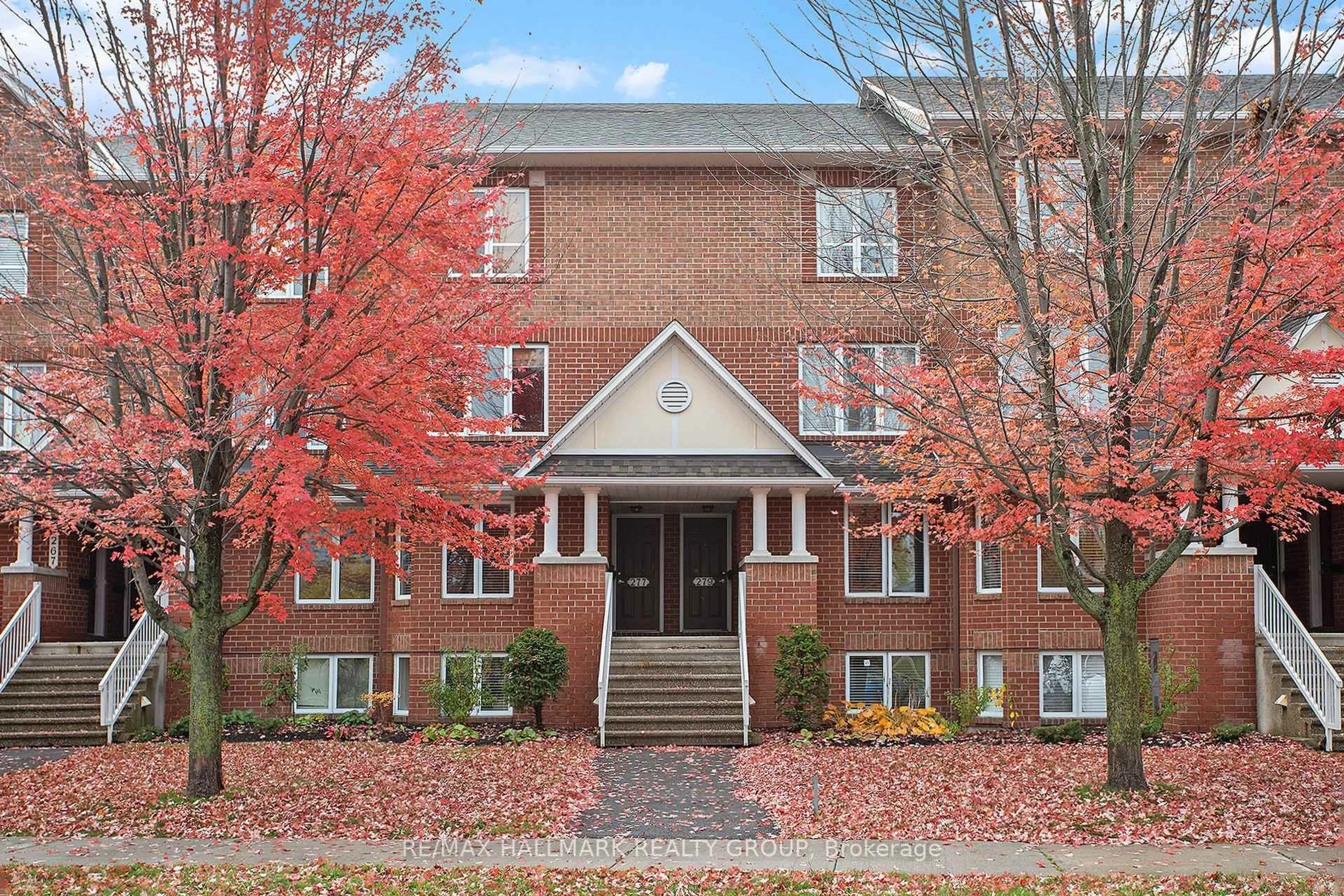 Home with brick exterior material, street for 281 Aquaview Dr, Ottawa Ontario K4A 0B6