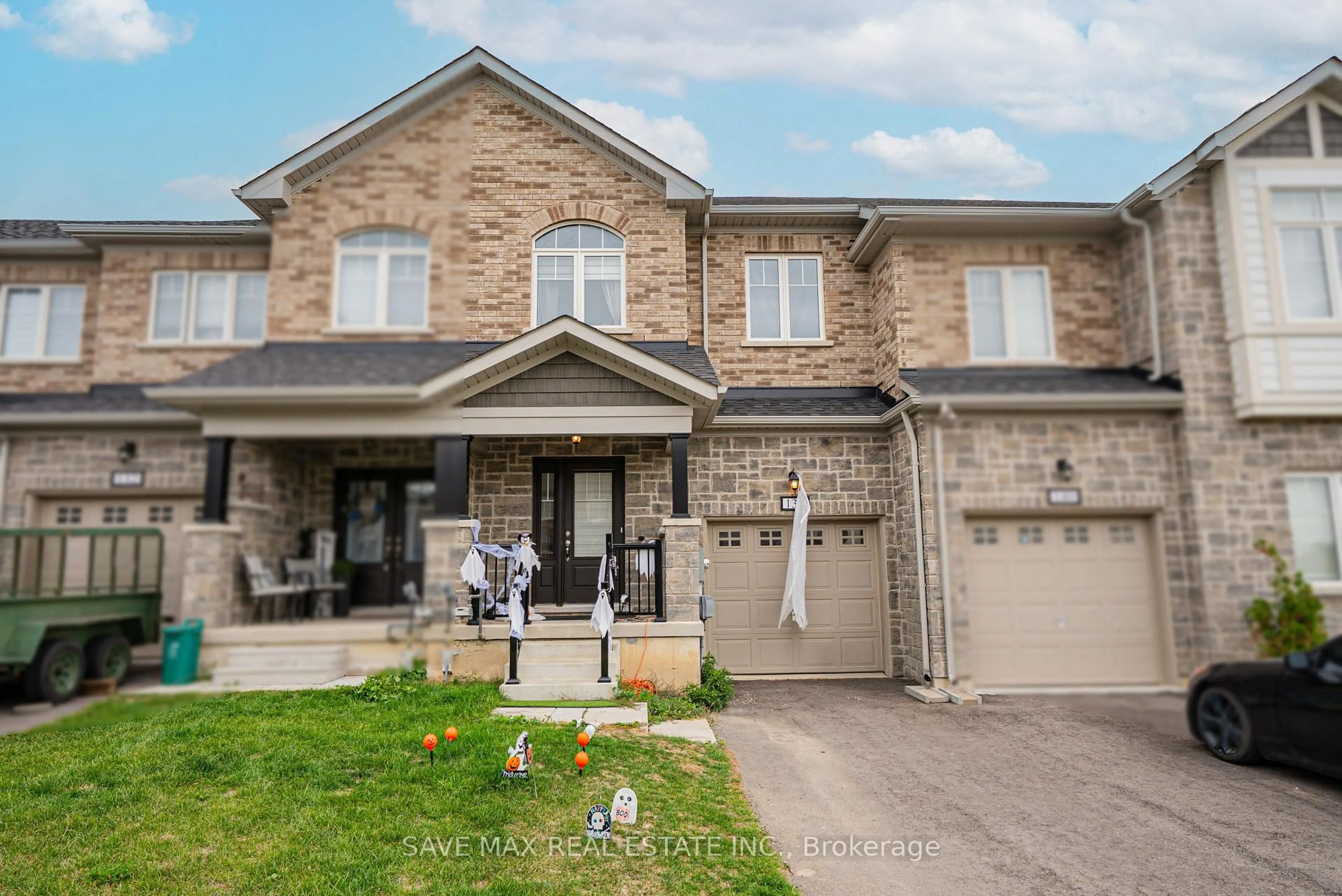 Home with brick exterior material, street for 136 Sapphire Way, Thorold Ontario L2V 0B8