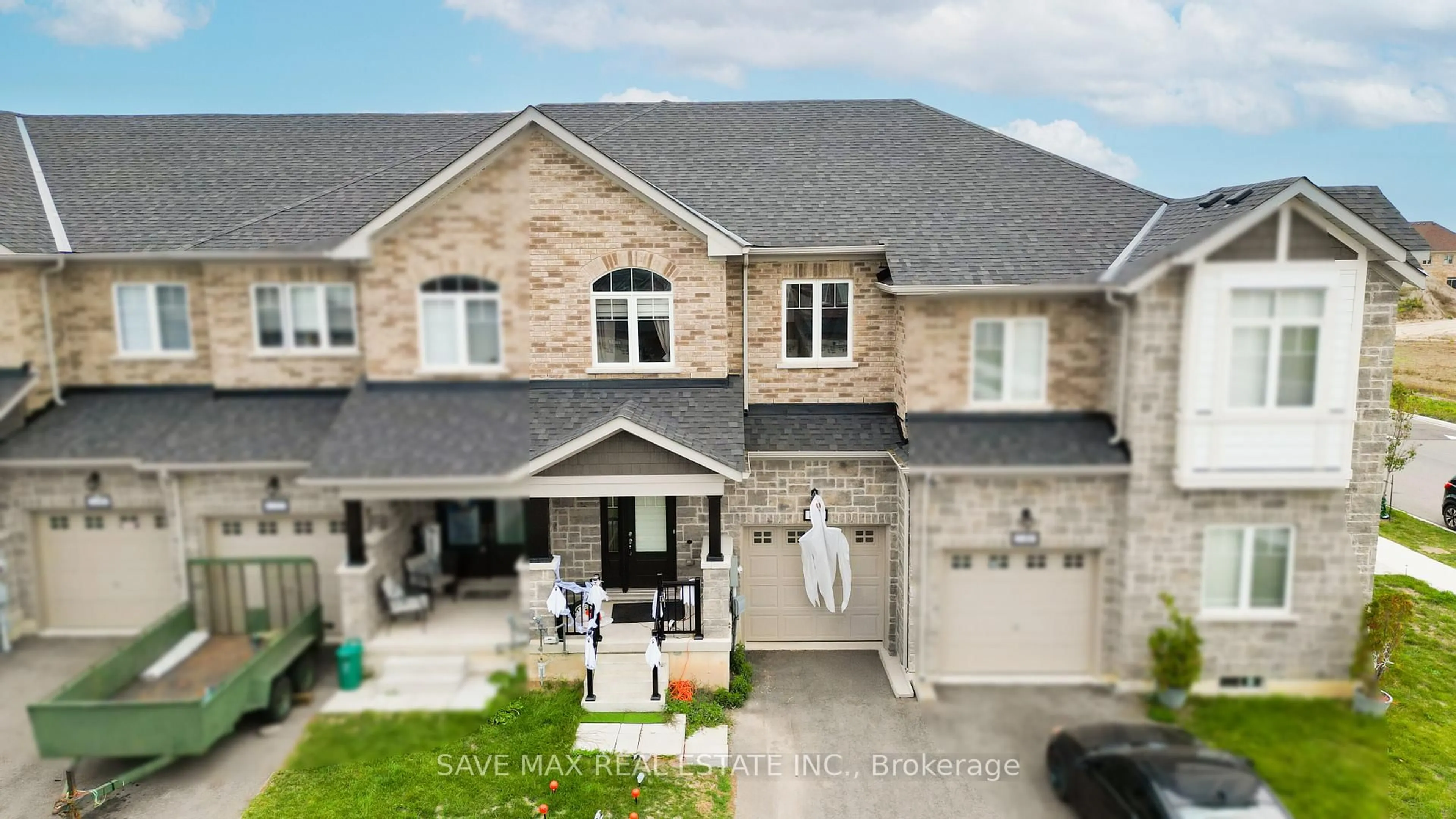 Home with brick exterior material, street for 136 Sapphire Way, Thorold Ontario L2V 0B8