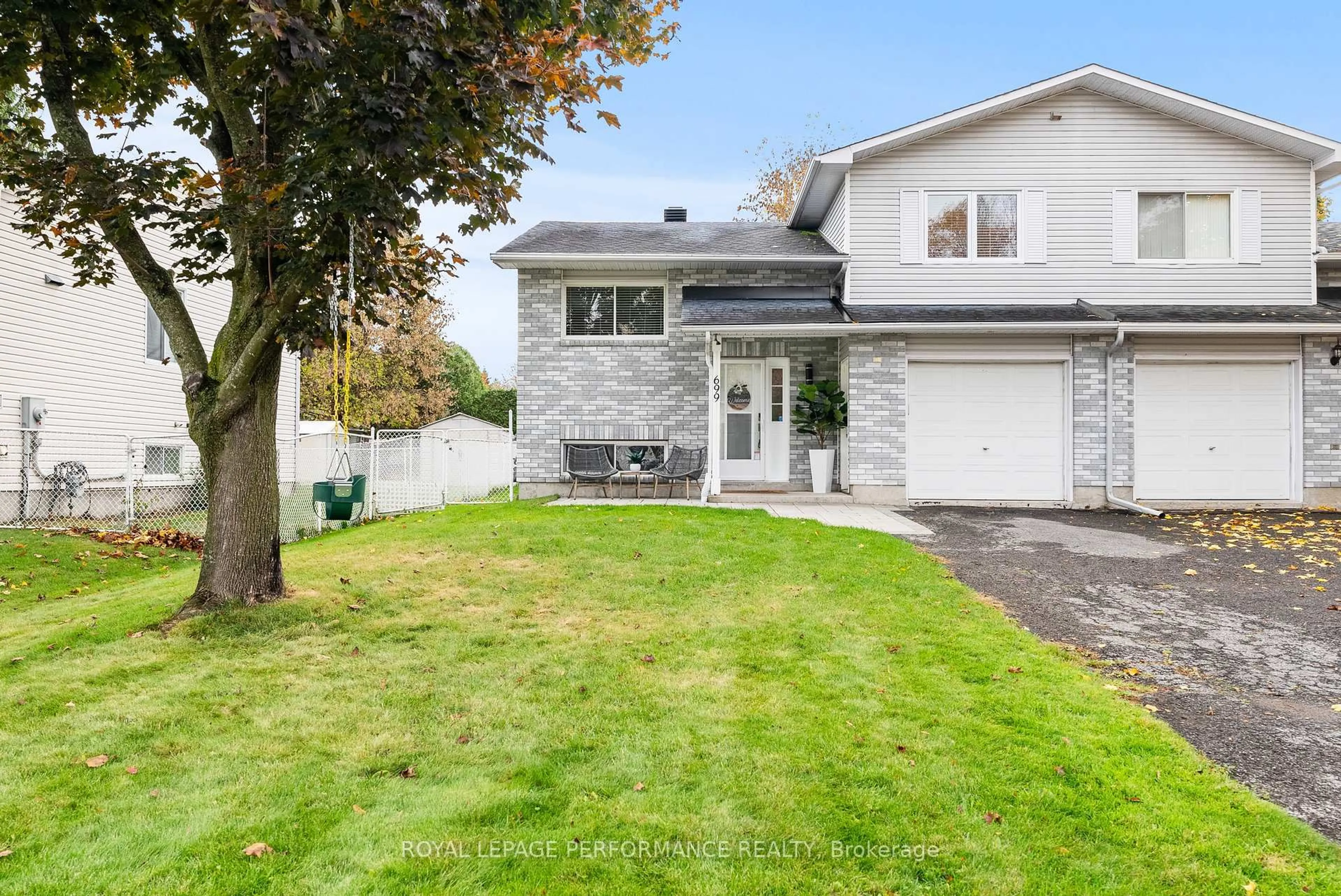 Home with vinyl exterior material, street for 699 Payer St, Clarence-Rockland Ontario K4K 1N3