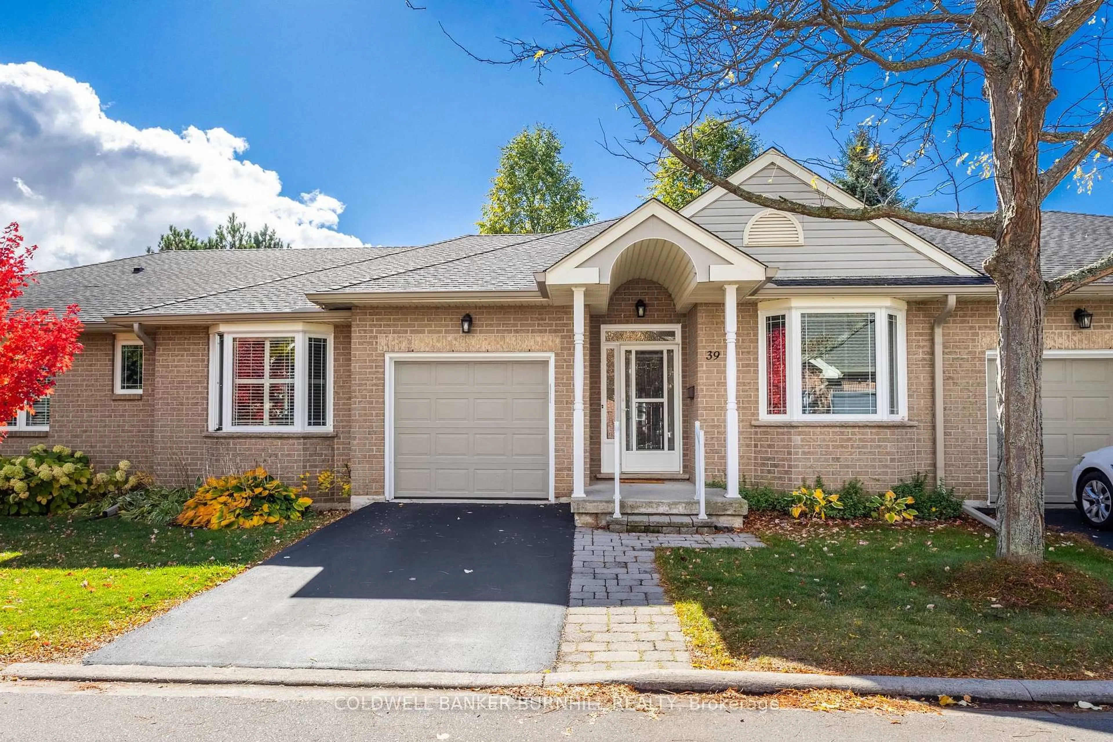 Home with brick exterior material, street for 39 BOCCE Dr, Hamilton Ontario L0R 1W0