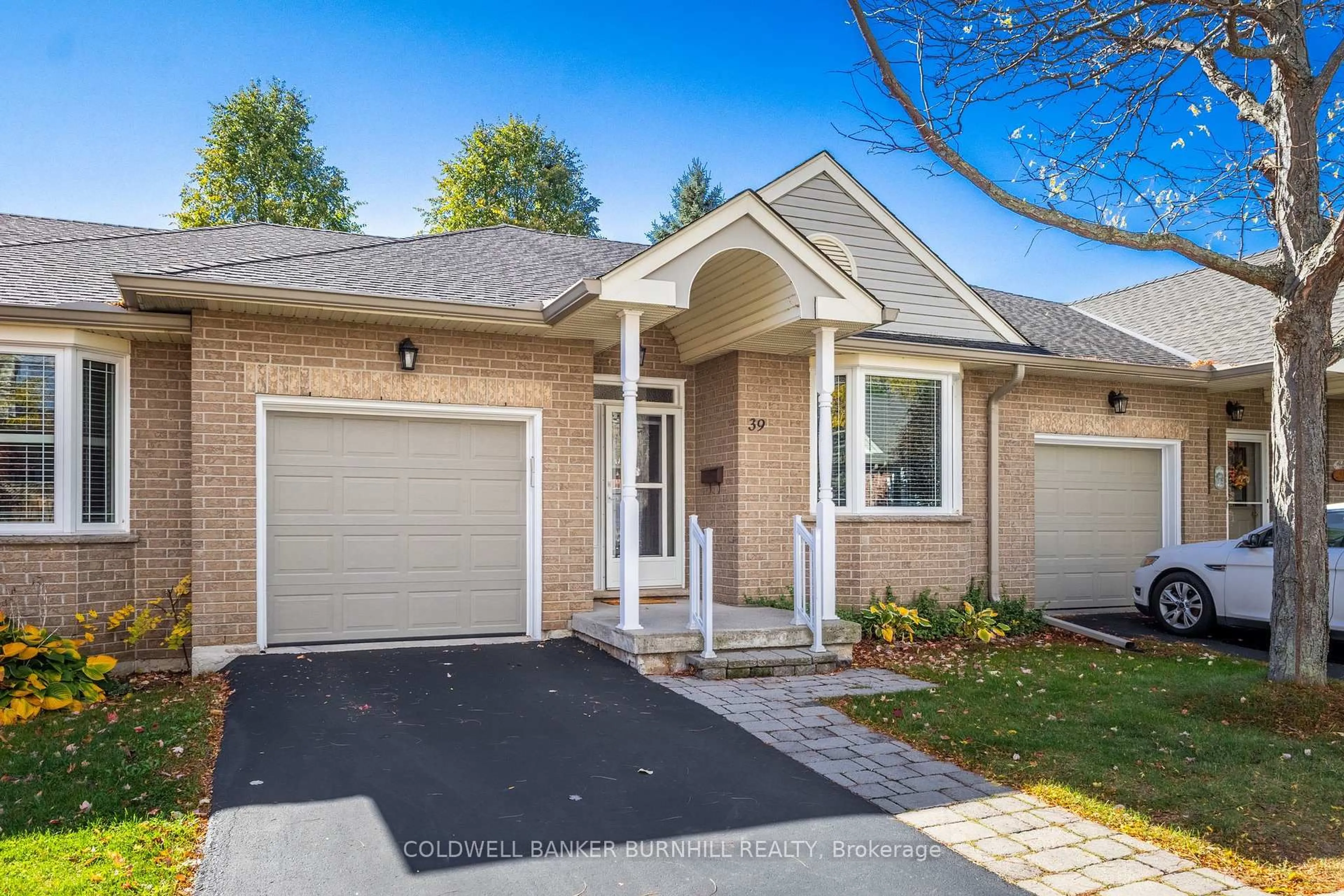Home with brick exterior material, street for 39 BOCCE Dr, Hamilton Ontario L0R 1W0