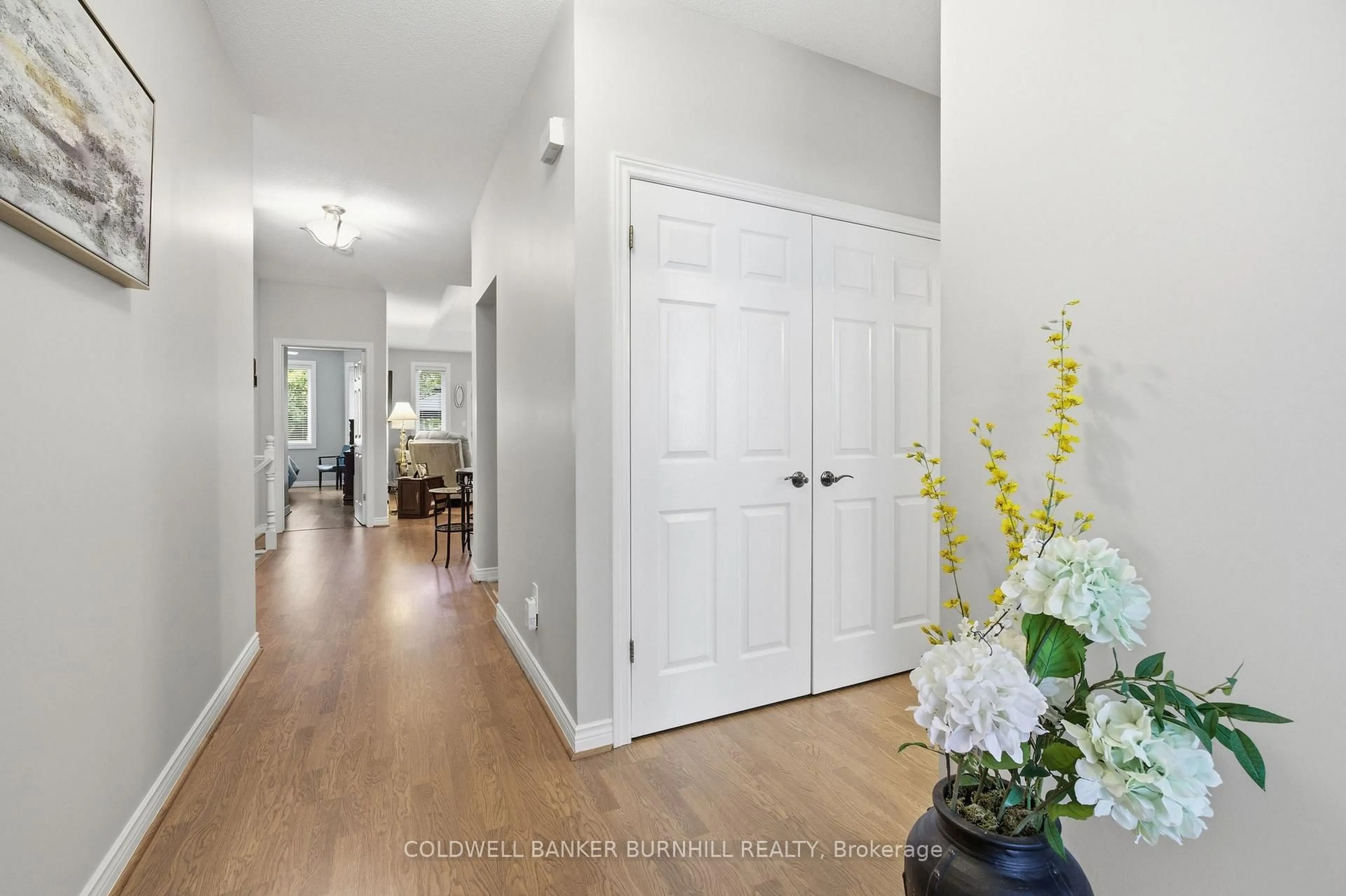 Indoor entryway for 39 BOCCE Dr, Hamilton Ontario L0R 1W0