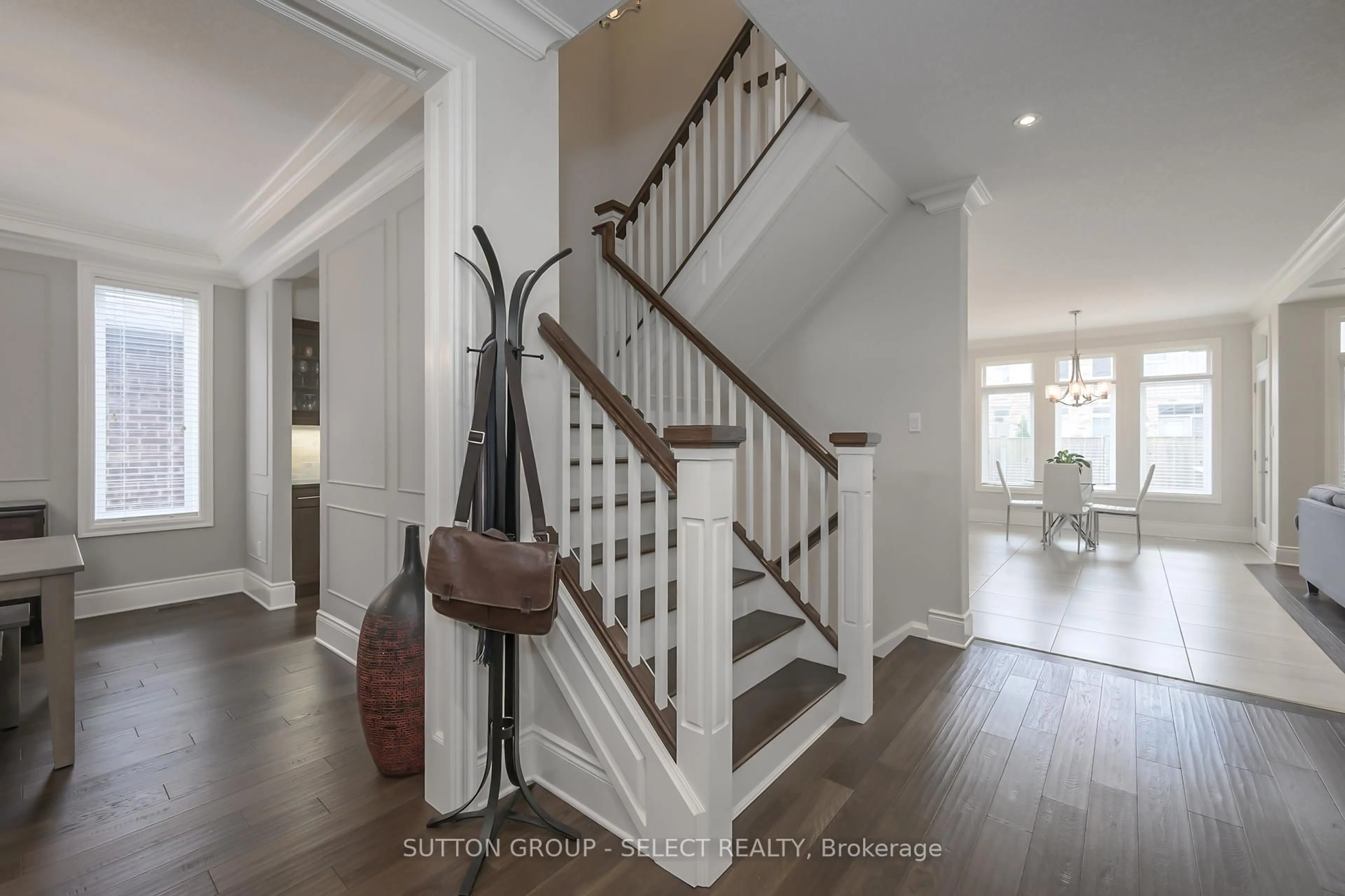 Indoor entryway for 1517 Sandpiper Dr, London North Ontario N5X 0E6