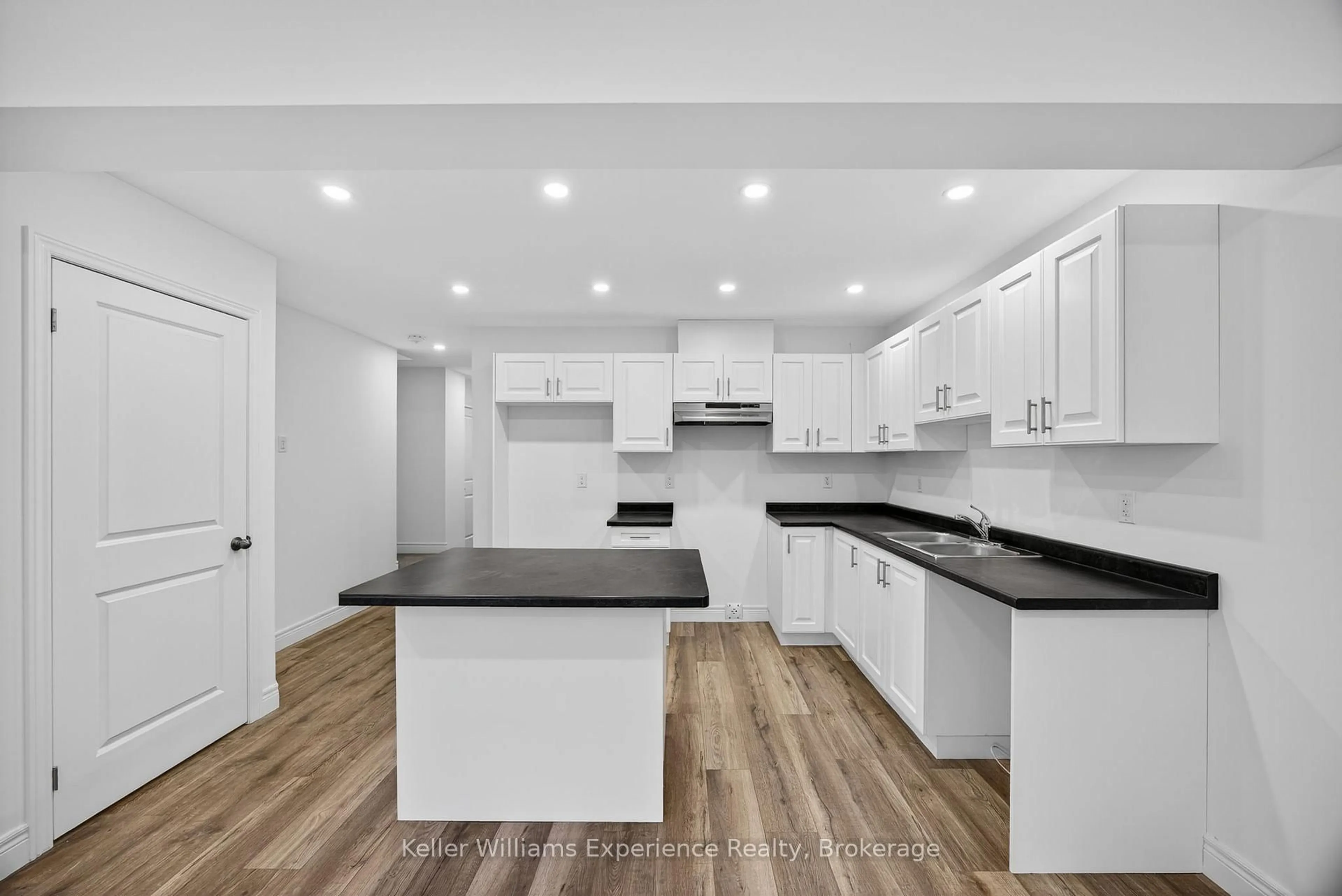 Open concept kitchen, unknown for 24 McConnell Cres, Bracebridge Ontario P1L 0N7