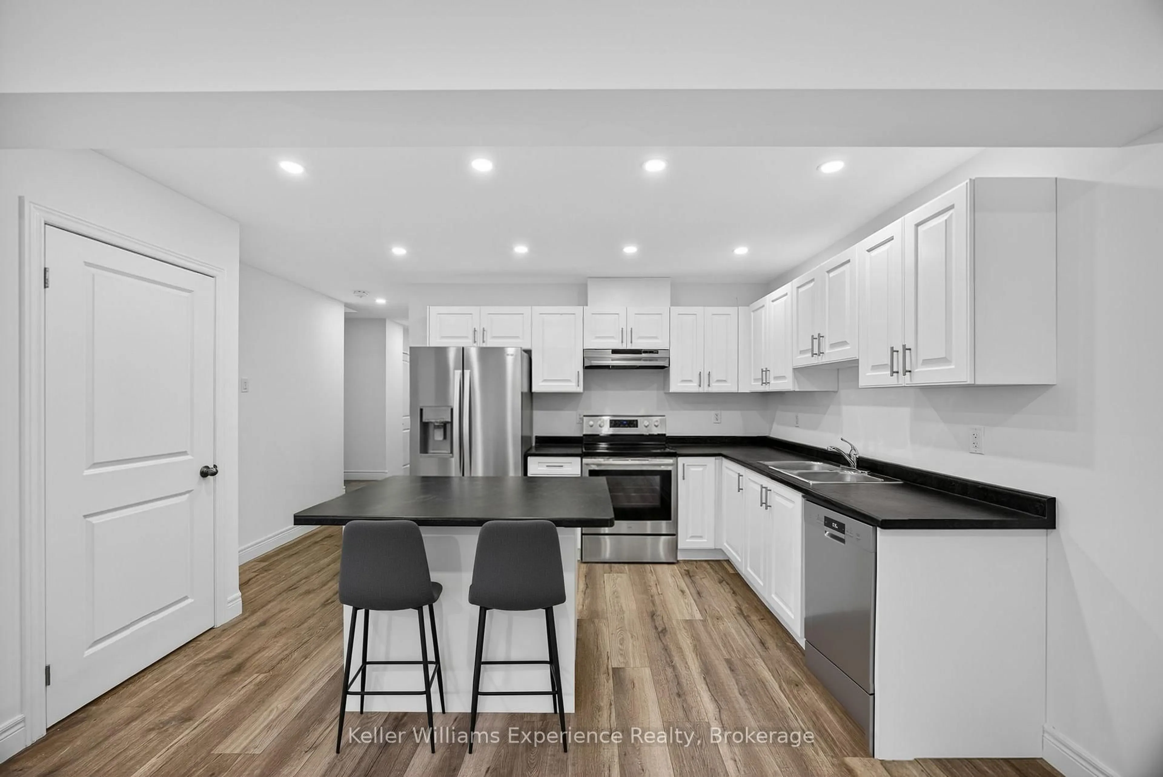 Open concept kitchen, unknown for 24 McConnell Cres, Bracebridge Ontario P1L 0N7