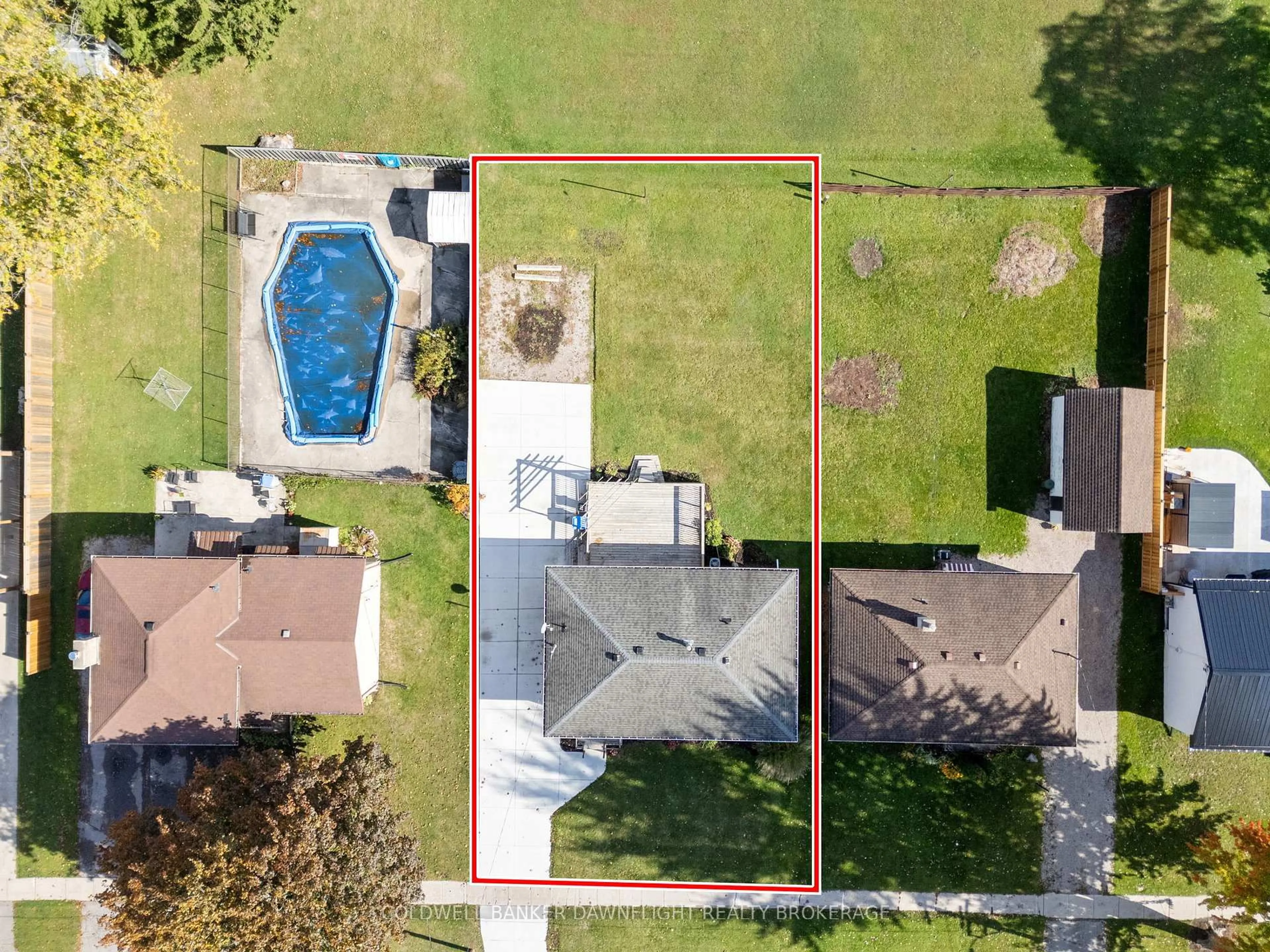 A pic from outside/outdoor area/front of a property/back of a property/a pic from drone, water/lake/river/ocean view for 312 Marlborough St, South Huron Ontario N0M 1S2