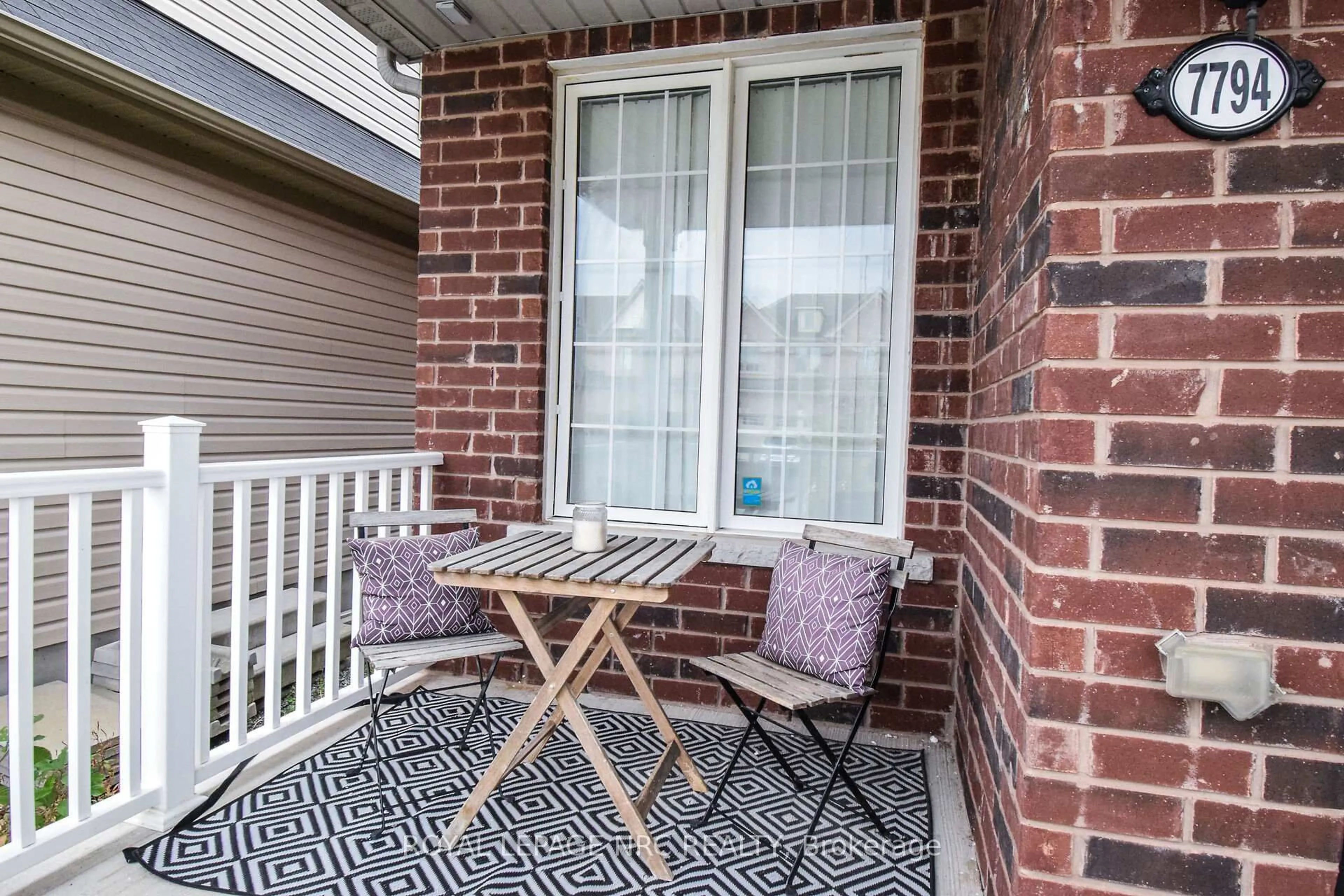 Patio, street for 7794 Sassafras Tr, Niagara Falls Ontario L2H 0N5