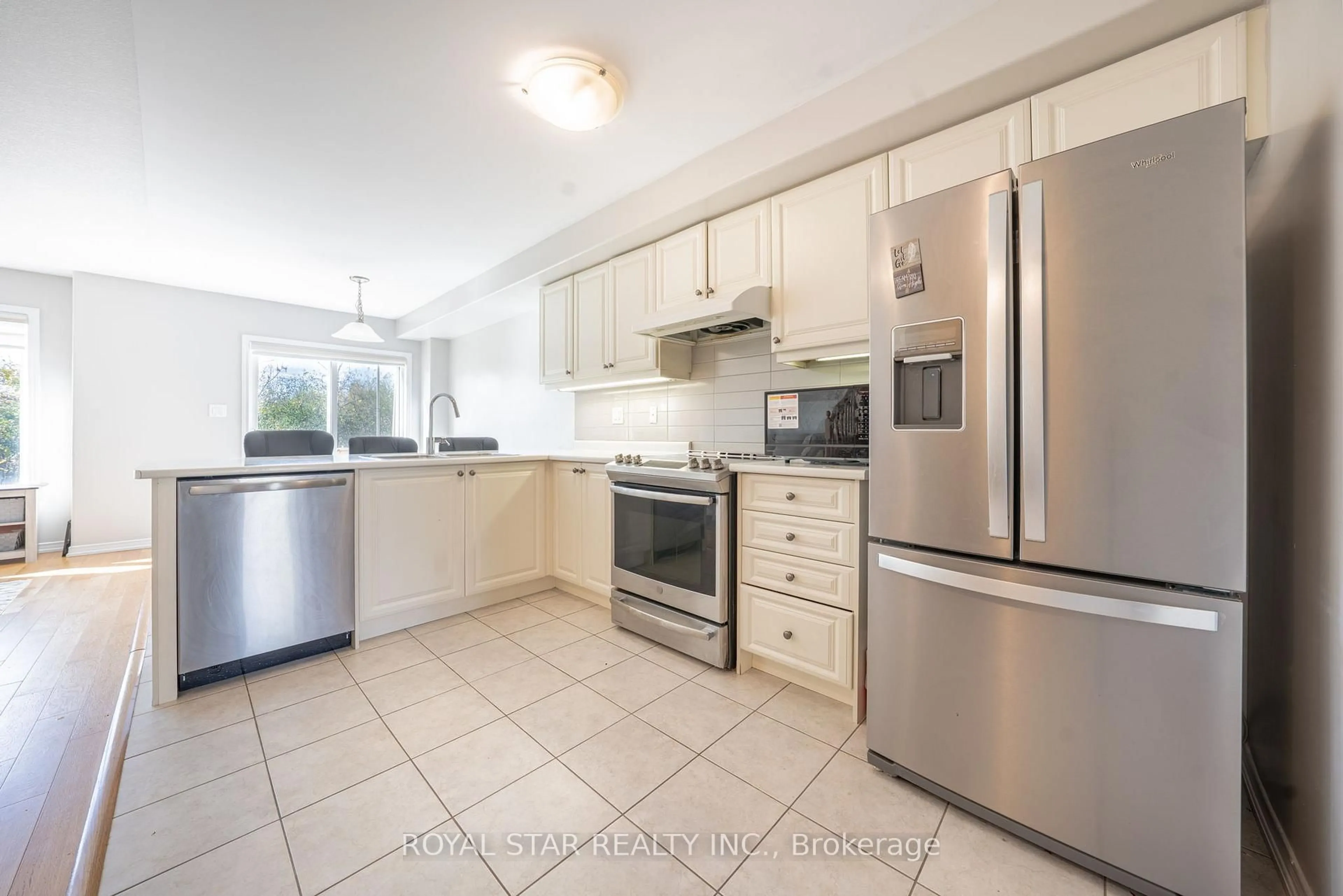 Standard kitchen, unknown for 170 Esther Cres, Thorold Ontario L3B 5N5