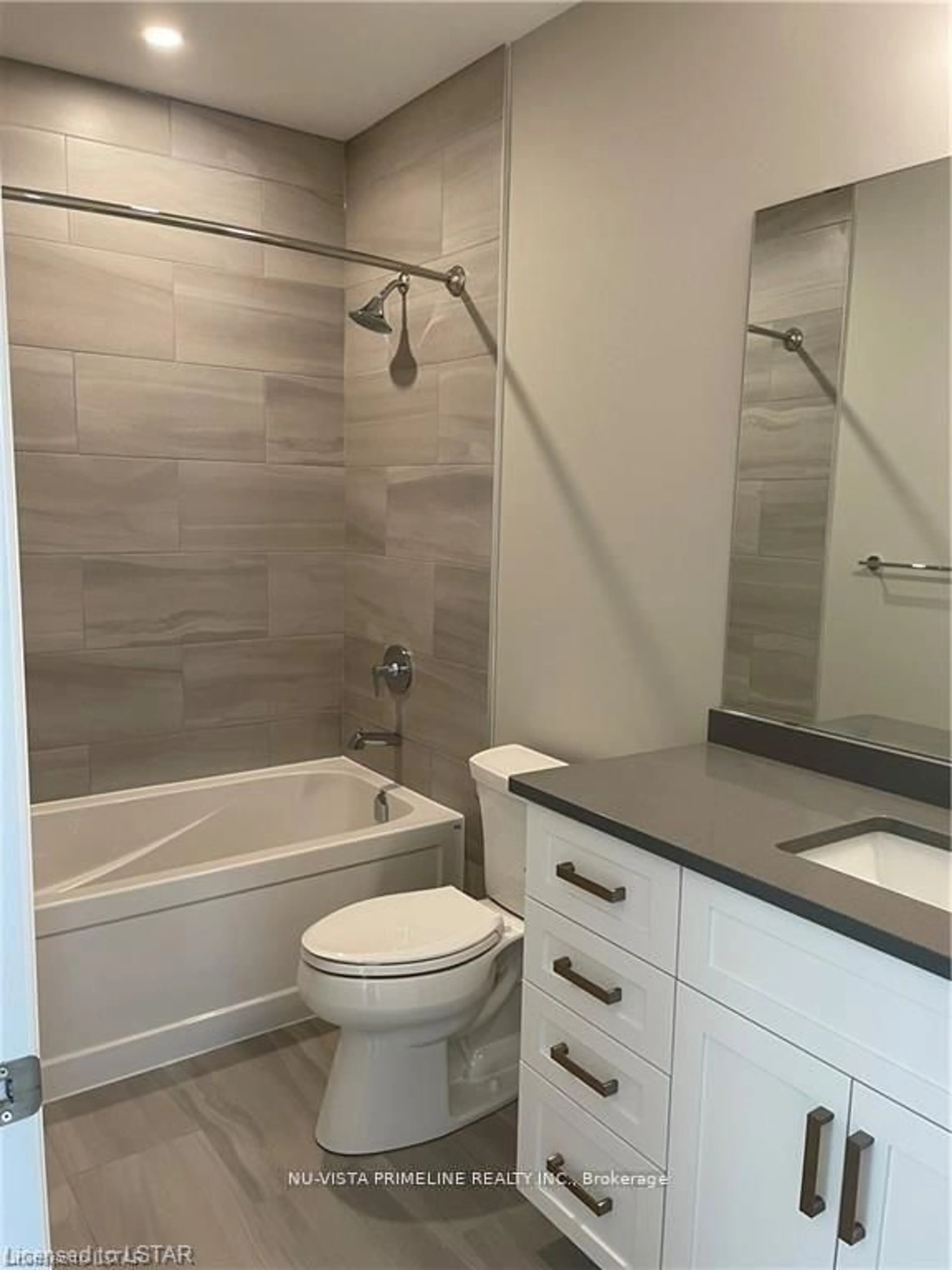 Standard bathroom, ceramic/tile floor for 480 Callaway Rd #104, London North Ontario N6G 0N8