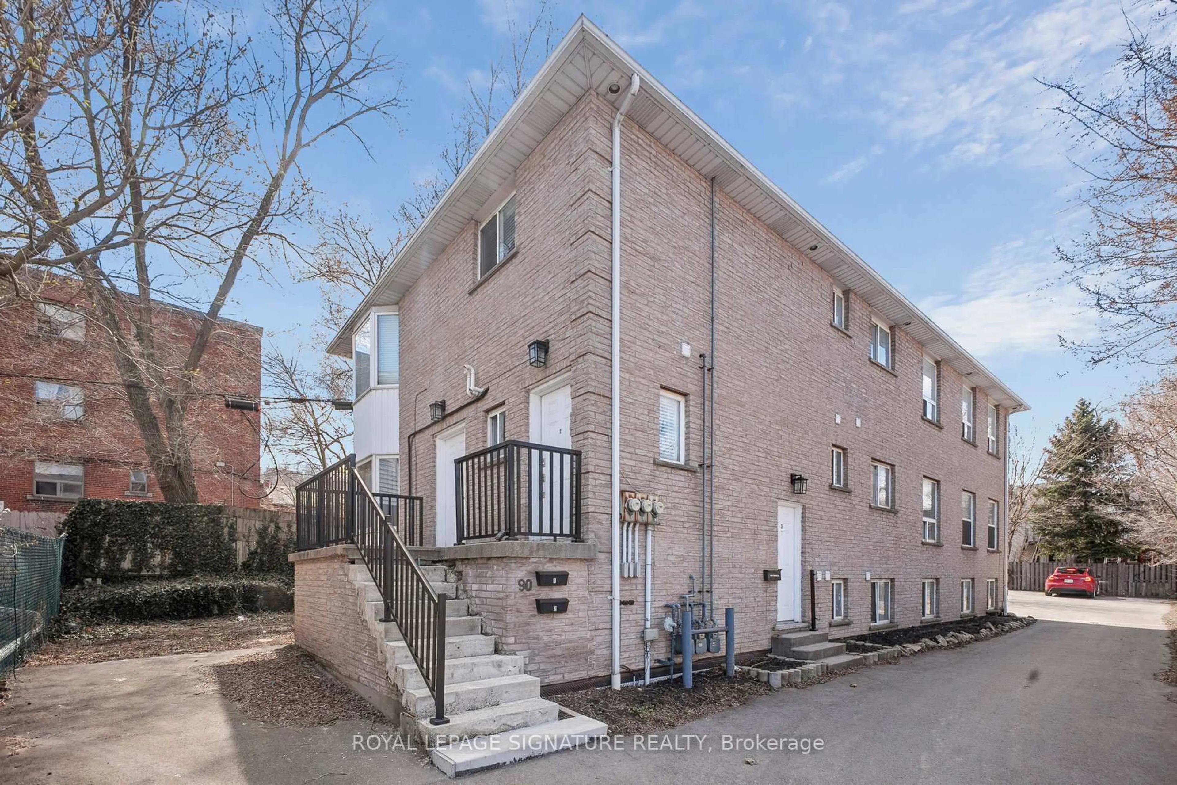 Unknown for 90 Tisdale St, Hamilton Ontario L8N 2W2