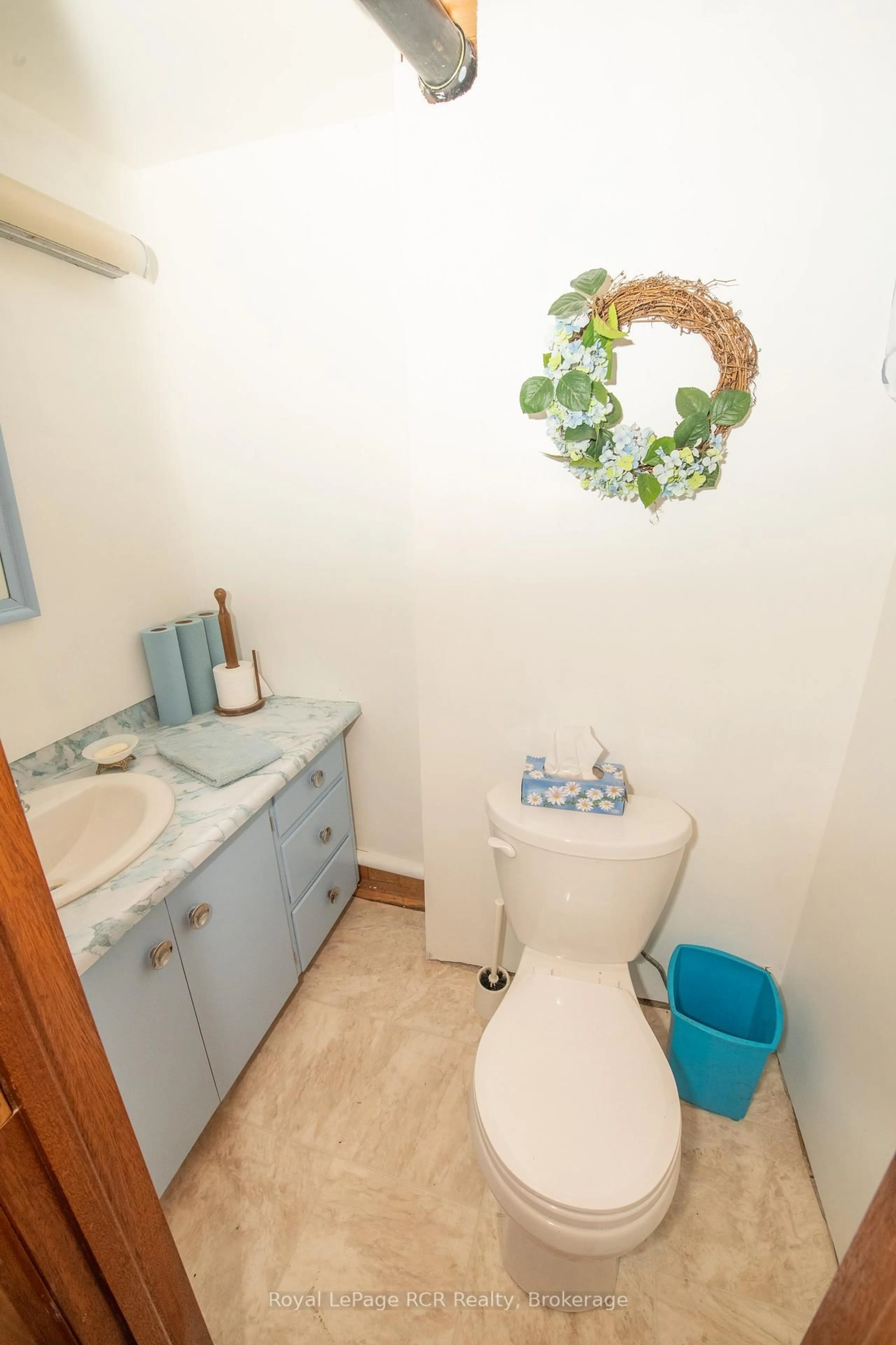 Standard bathroom, unknown for 84211 SOUTHGATE ROAD 08 Rd, Southgate Ontario N0G 2L0