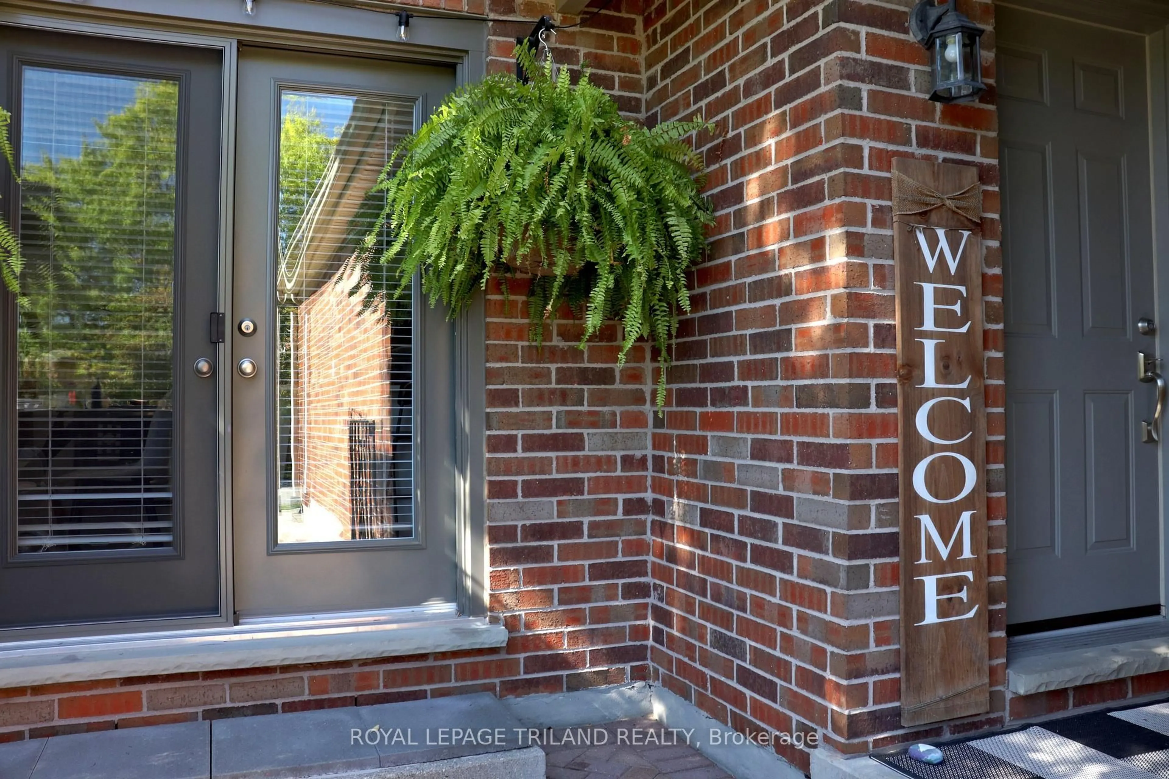 Indoor entryway for 70 Sunnyside Dr #1, London North Ontario N5X 3W4