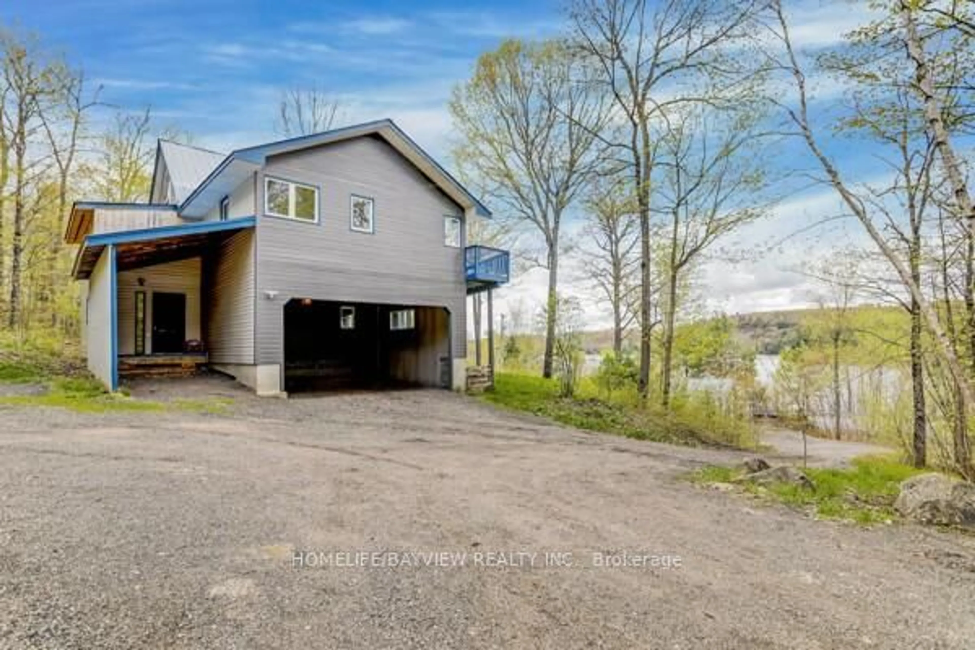 Indoor garage for 19243 Hwy 35 Highway, Algonquin Highlands Ontario K0M 1J2