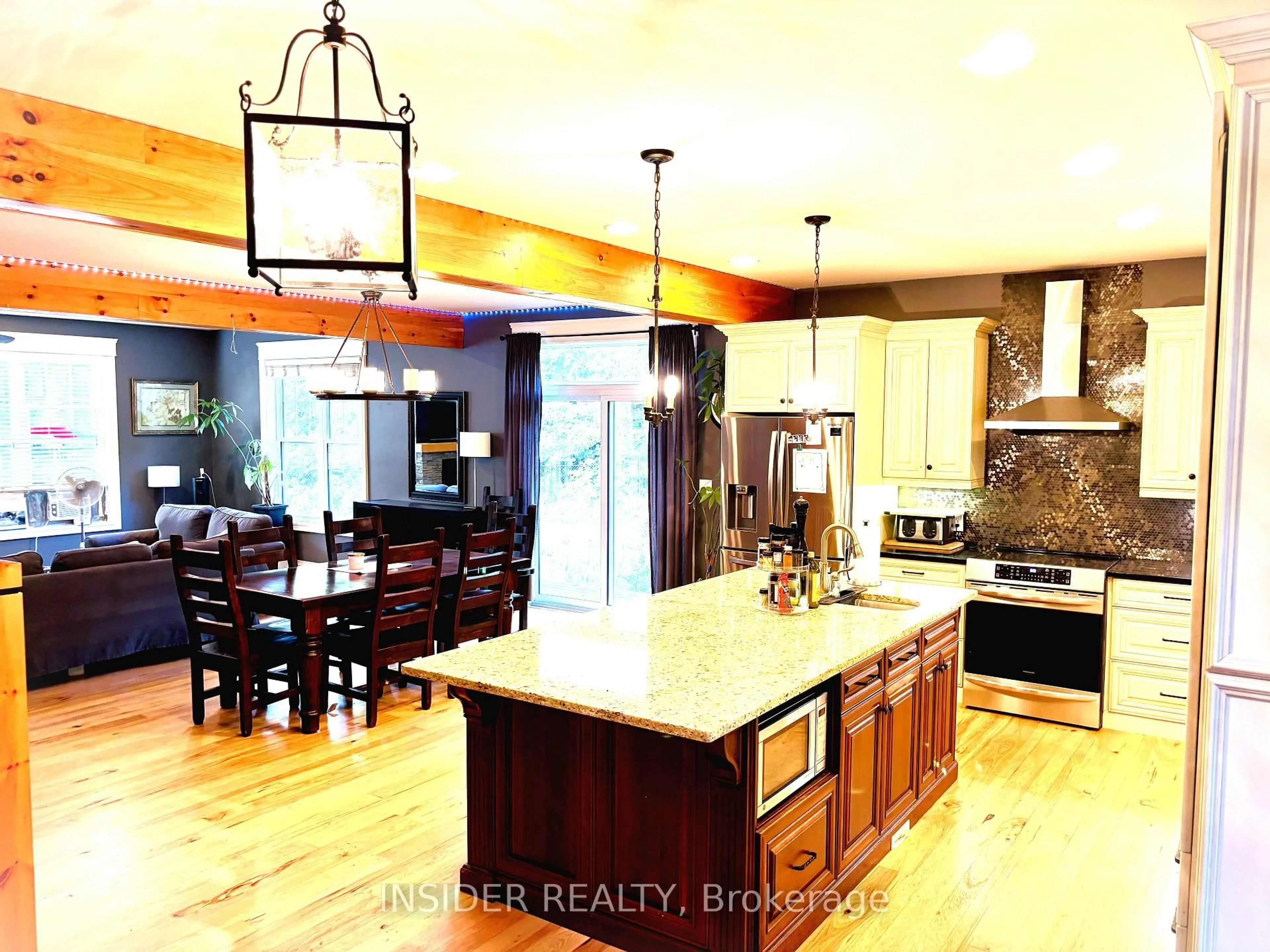 Open concept kitchen, unknown for 129 Blue Jay Cres, Grey Highlands Ontario N0C 1H0