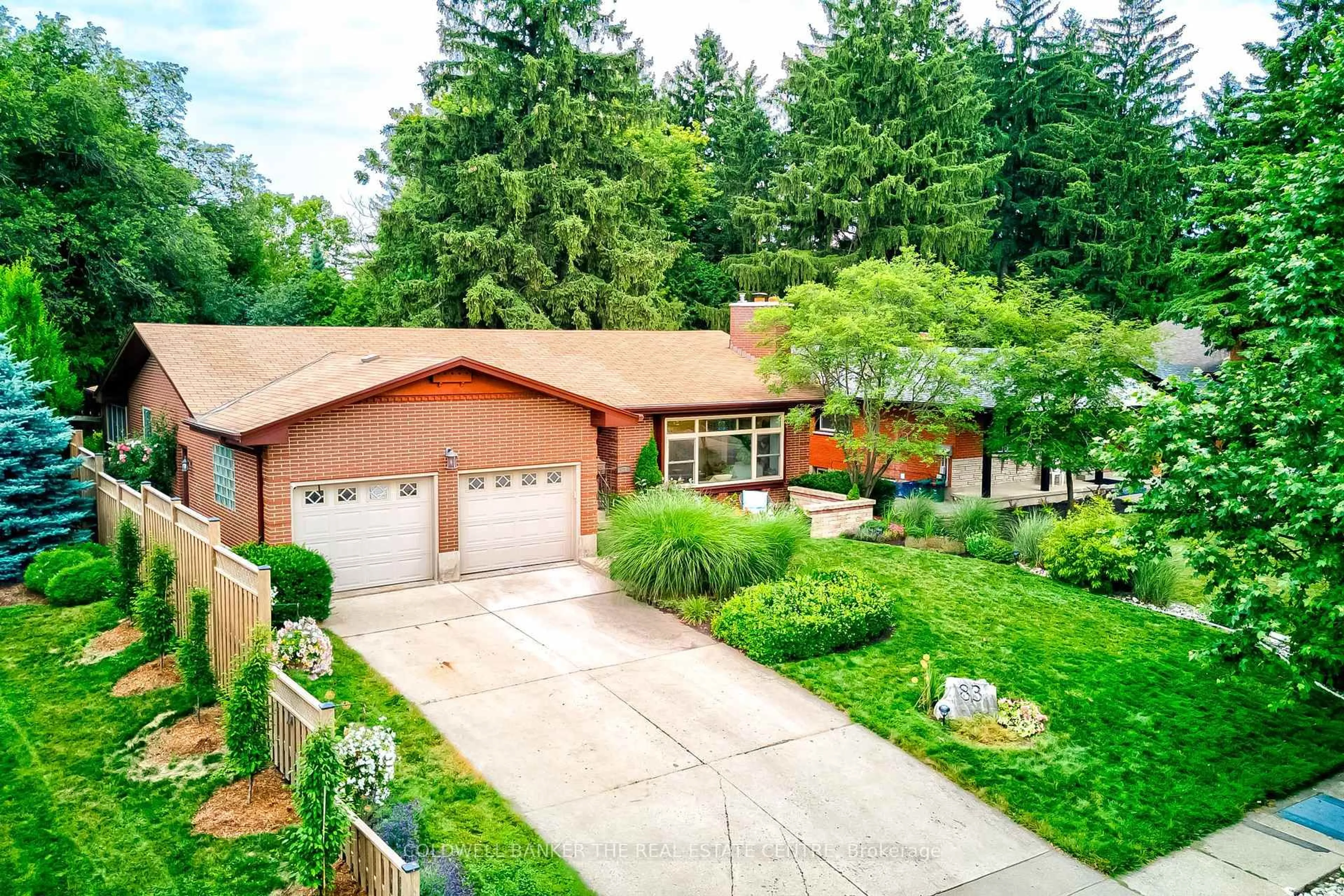 A pic from outside/outdoor area/front of a property/back of a property/a pic from drone, unknown for 83 Inwood Cres, Kitchener Ontario N2M 2L9